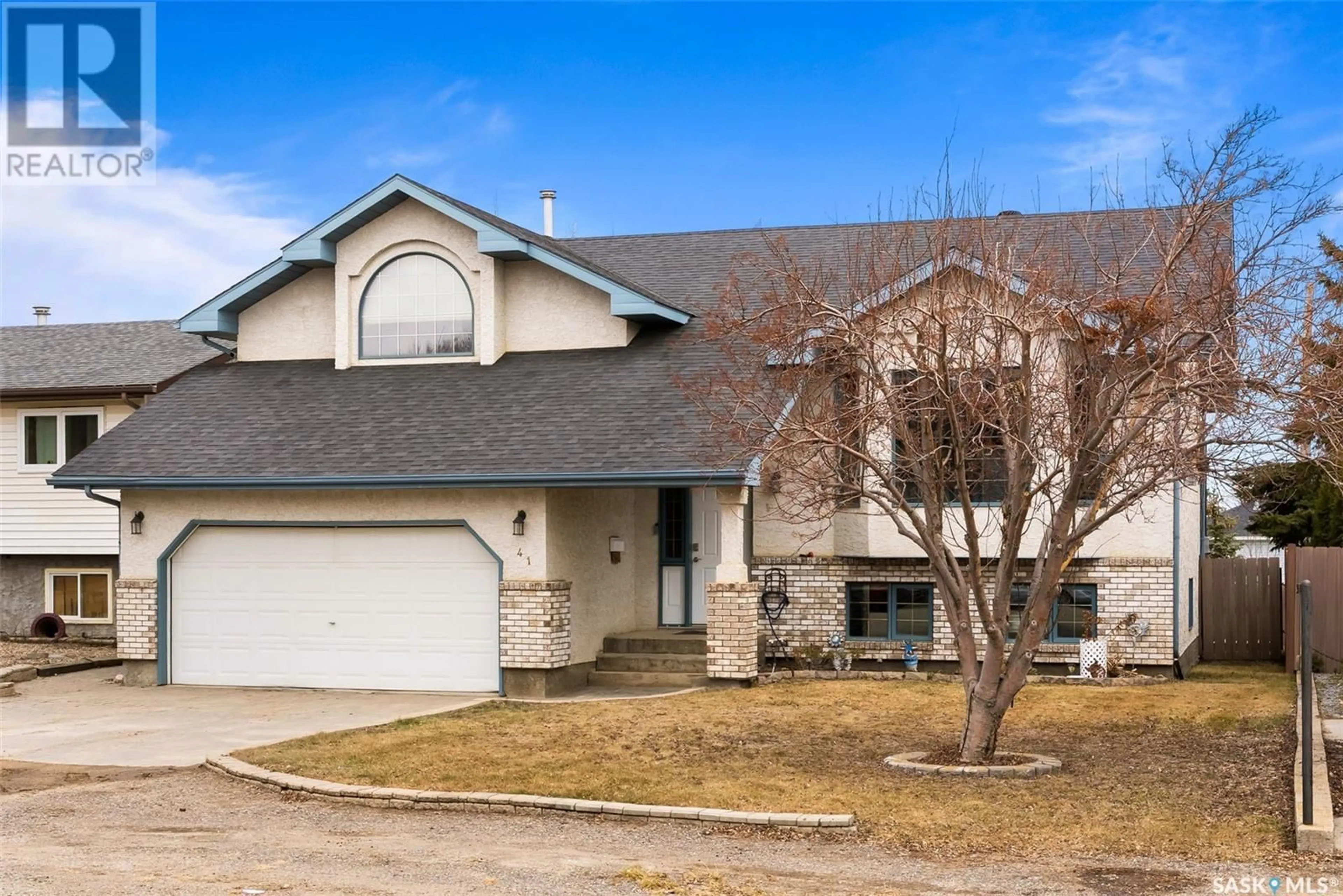Home with vinyl exterior material, street for 41 HAUGEN BAY, Mclean Saskatchewan S0G3E0