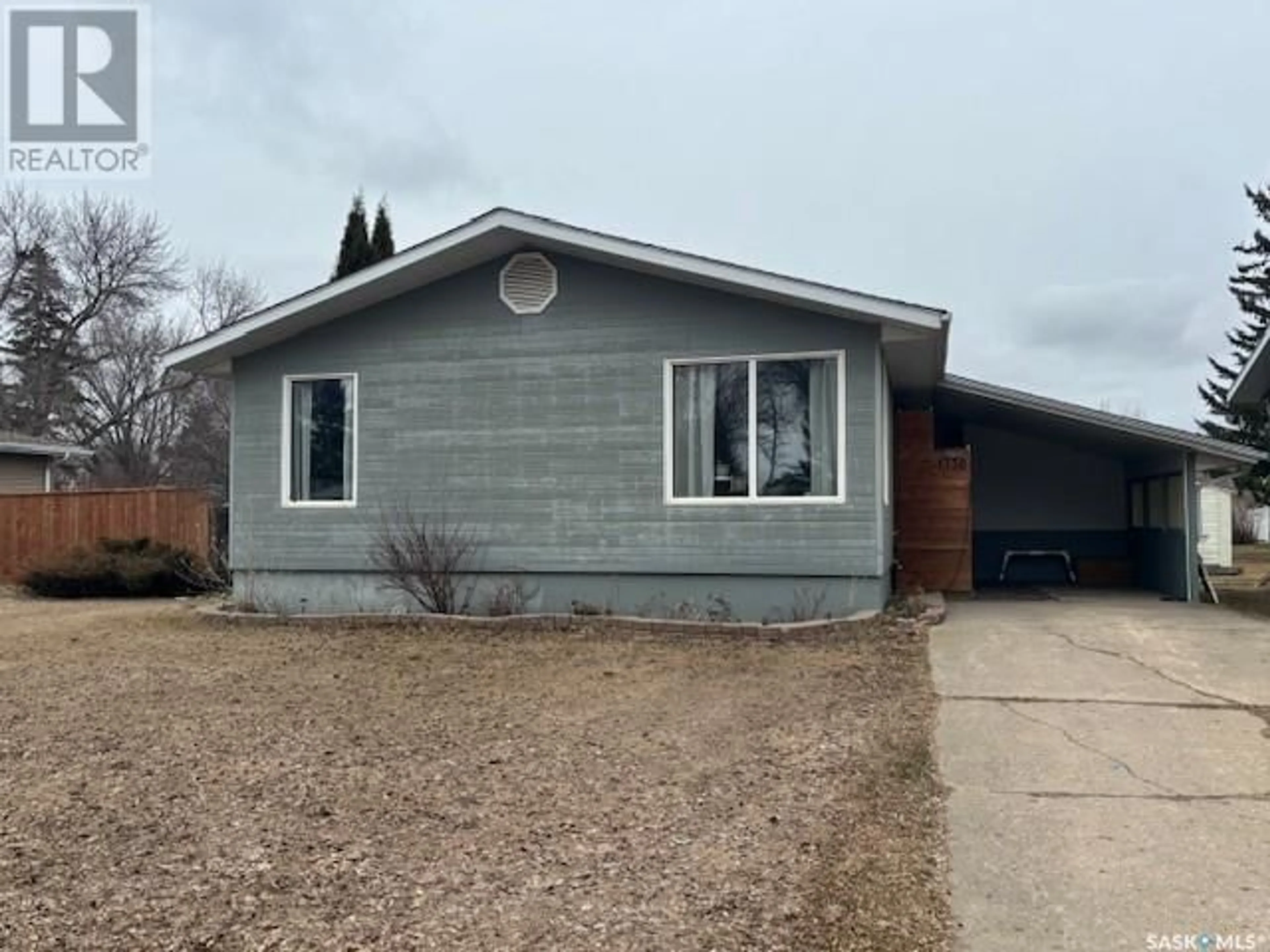 Home with vinyl exterior material, street for 1330 MAIN STREET, Canora Saskatchewan S0A0L0
