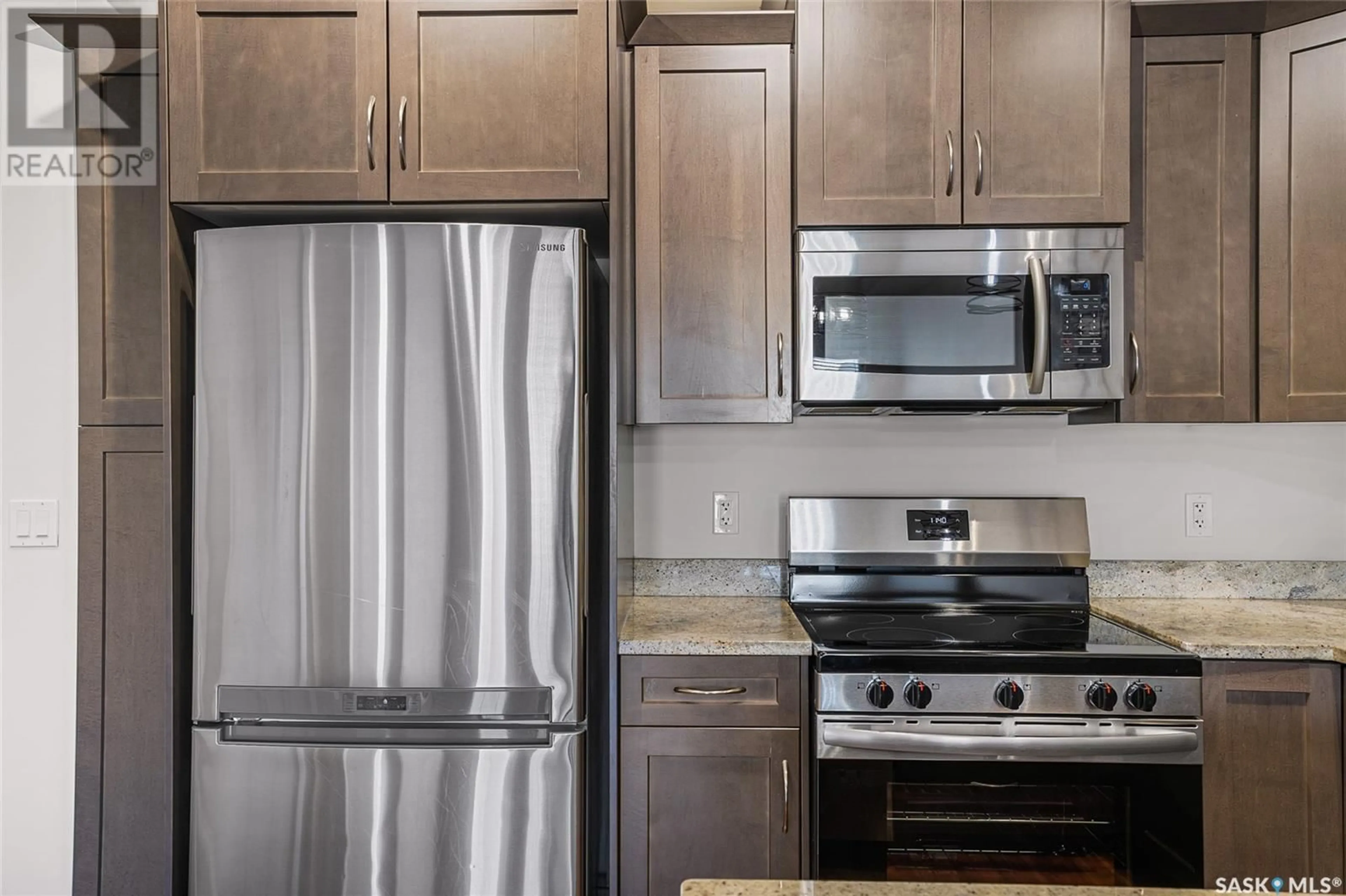 Standard kitchen, unknown for 115 - 216 WILLOWGROVE CRESCENT, Saskatoon Saskatchewan S7H0M3