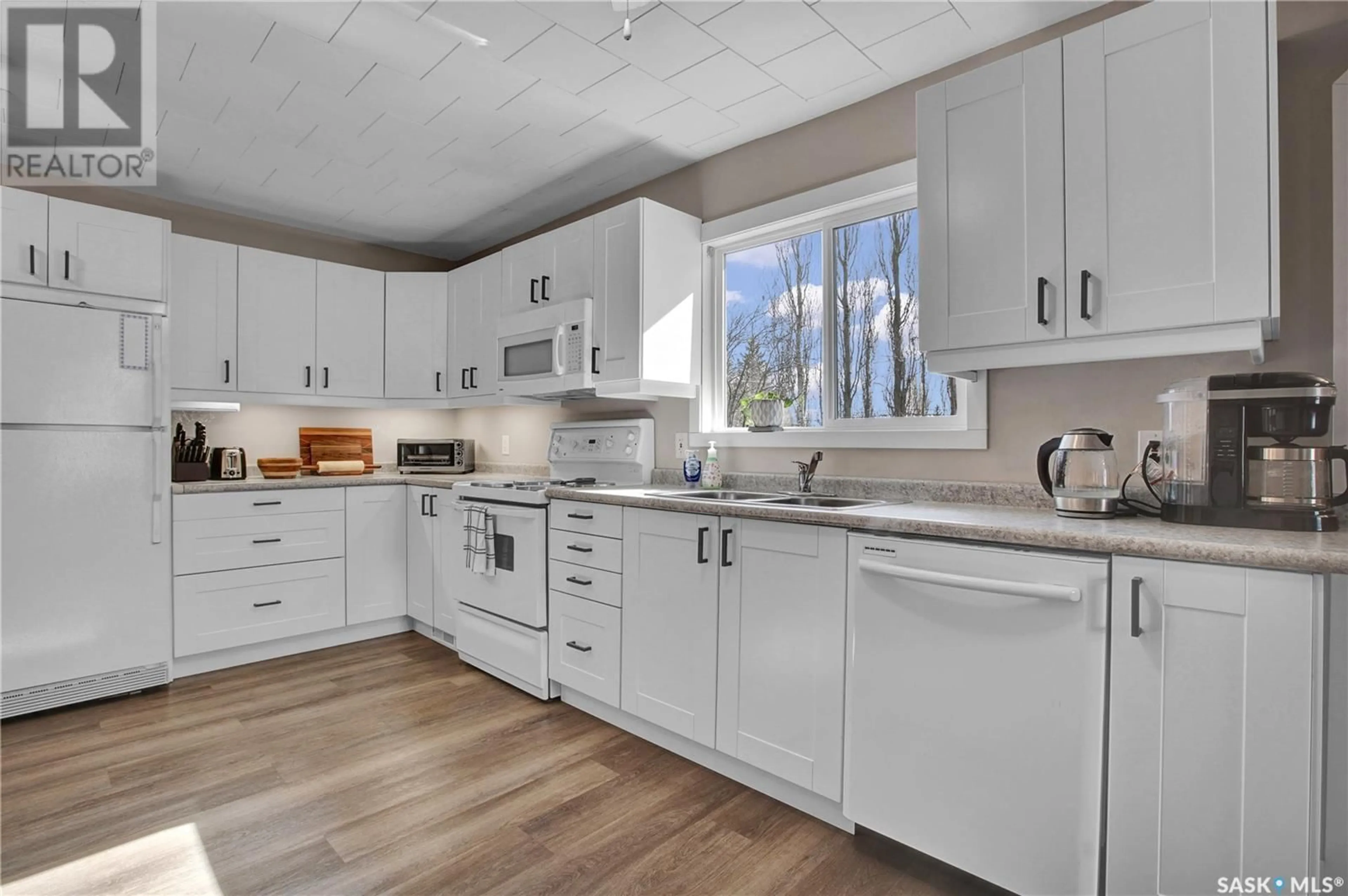 Open concept kitchen, unknown for 113 1ST STREET, Hague Saskatchewan S0K1X0
