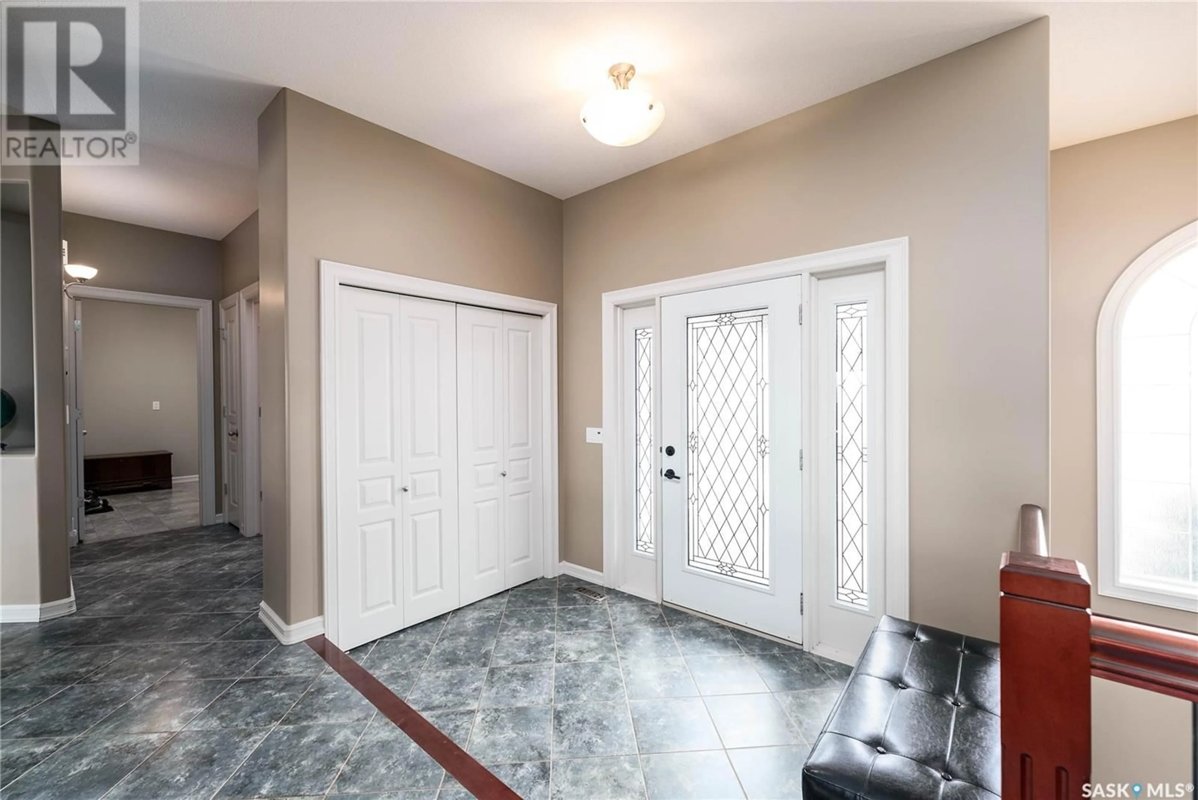 Indoor entryway for 70 DEERFOOT TRAIL, Deer Valley Saskatchewan S2V1B8