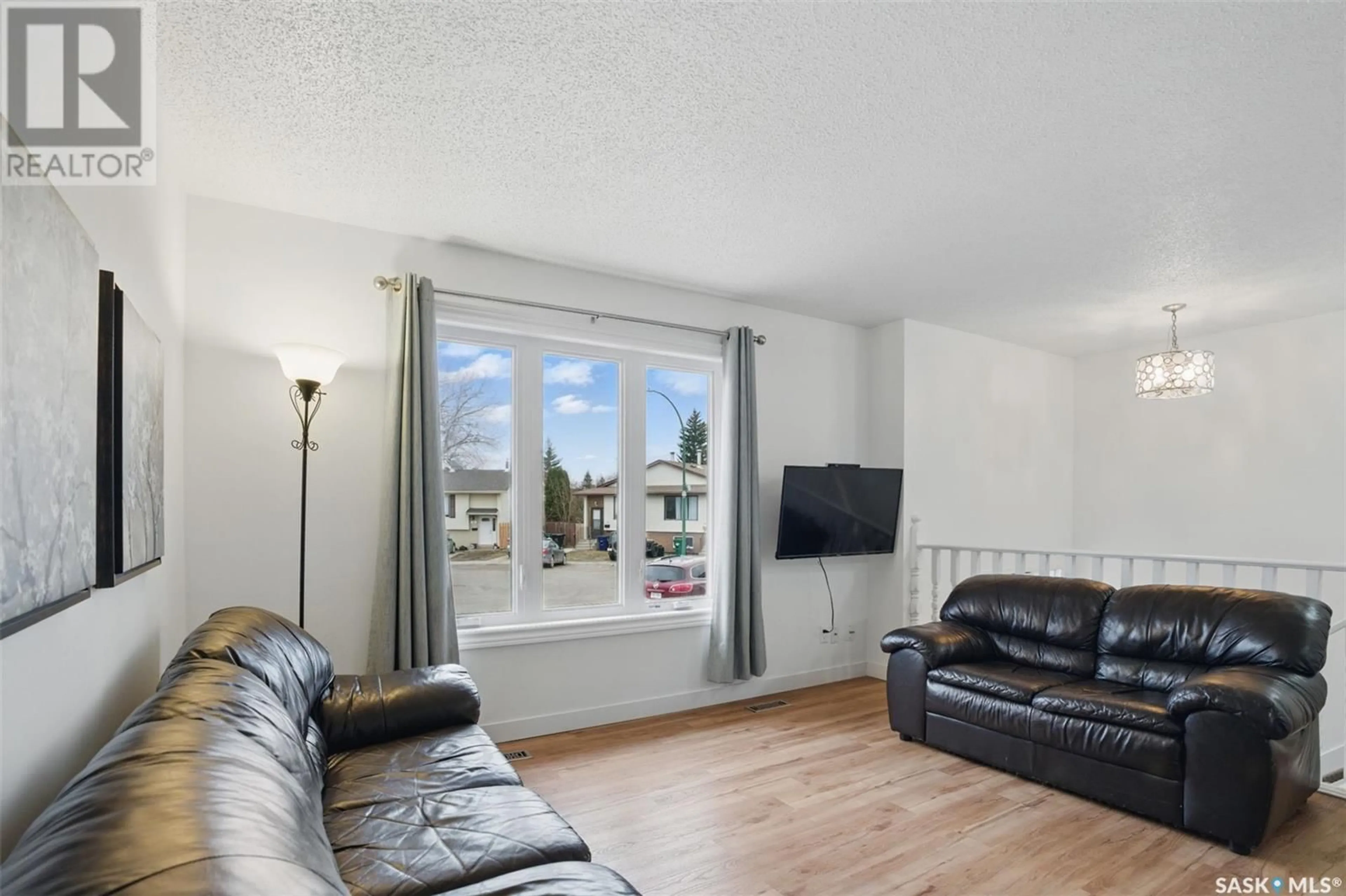 Living room with furniture, unknown for 31 DELARONDE TERRACE, Saskatoon Saskatchewan S7J3Y9