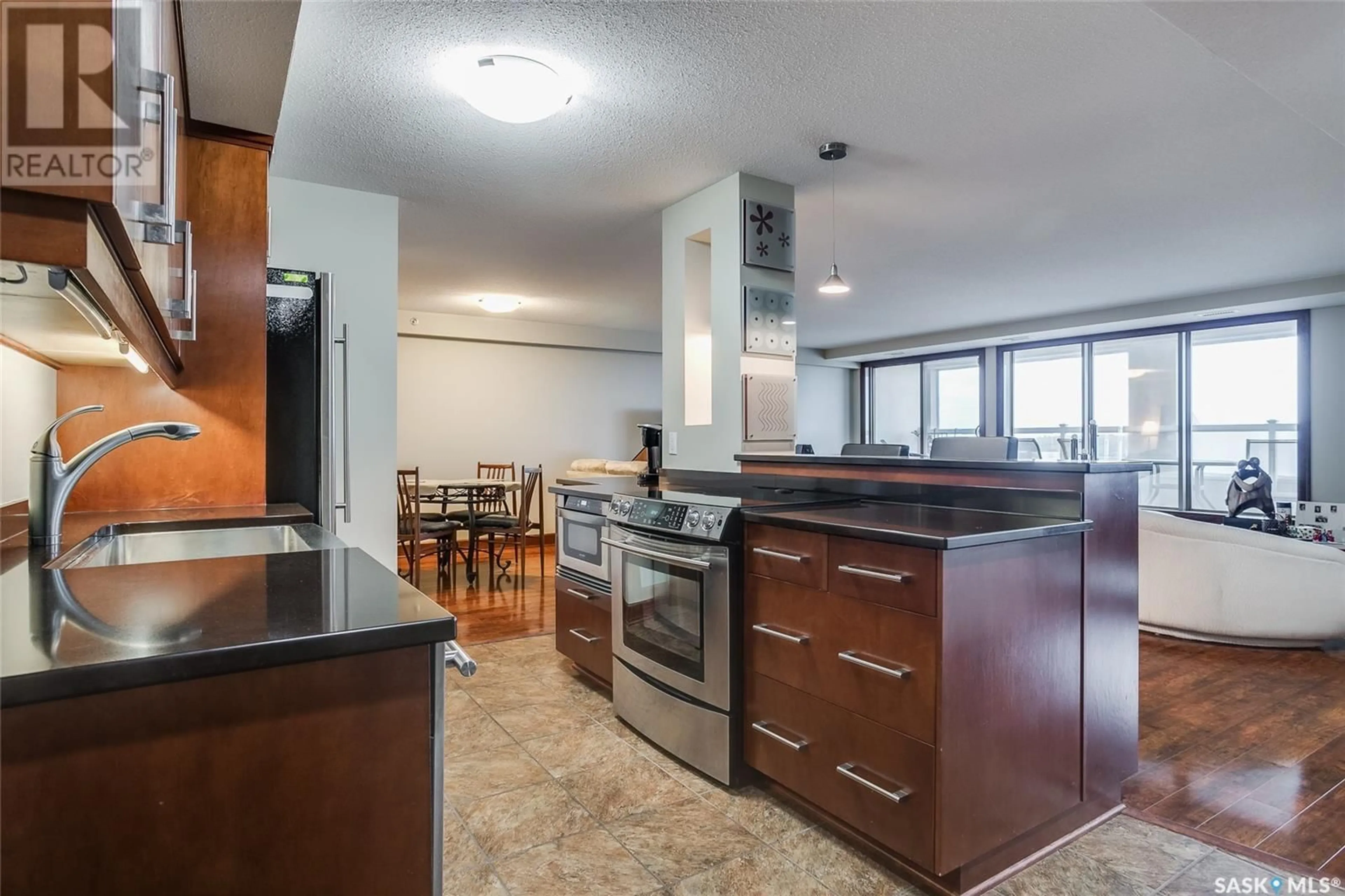 Open concept kitchen, unknown for N - 702 525 3RD AVENUE, Saskatoon Saskatchewan S7K2J6