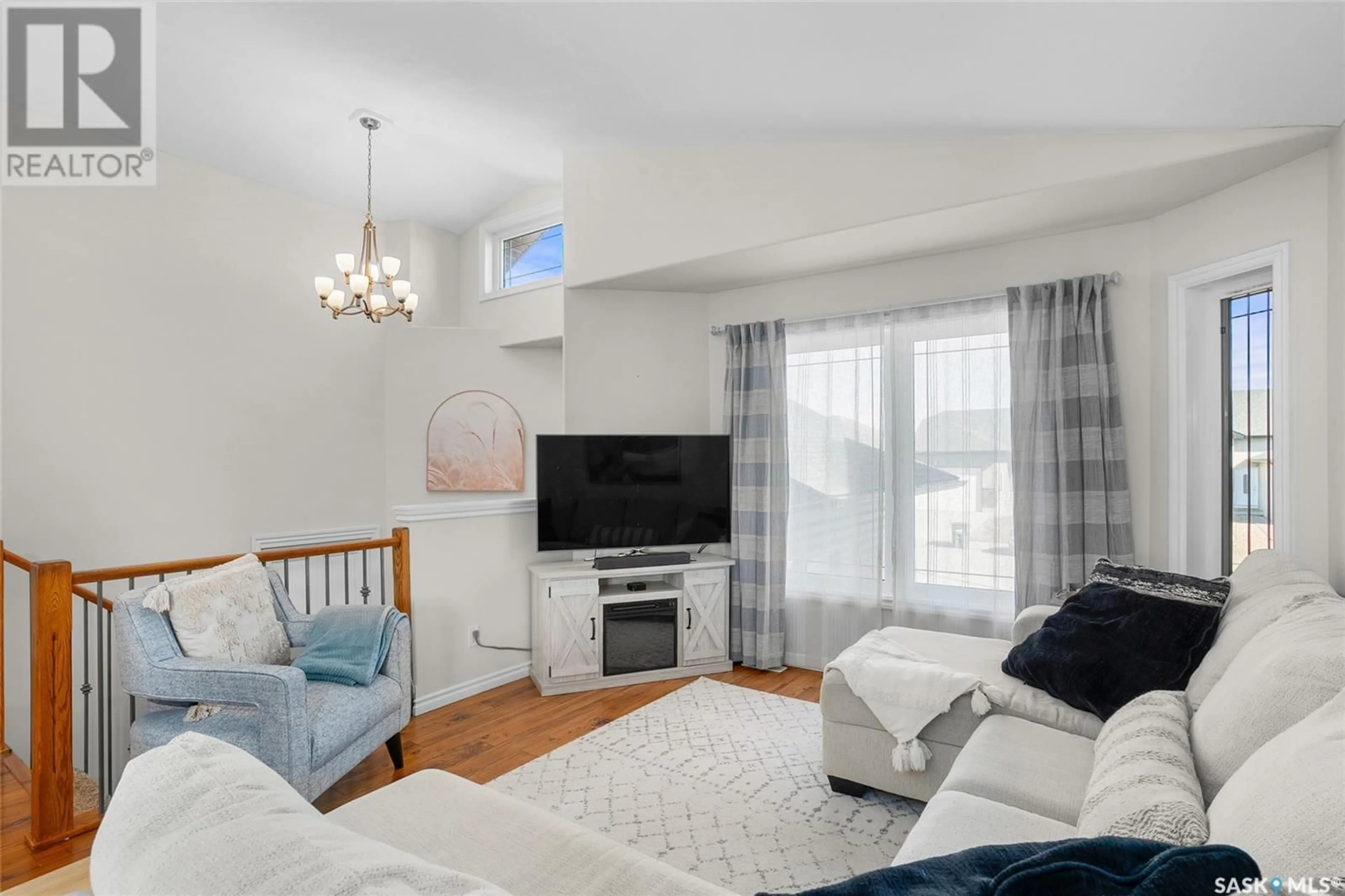 Living room with furniture, unknown for 926 PATRICK WAY, Saskatoon Saskatchewan S7W0G3
