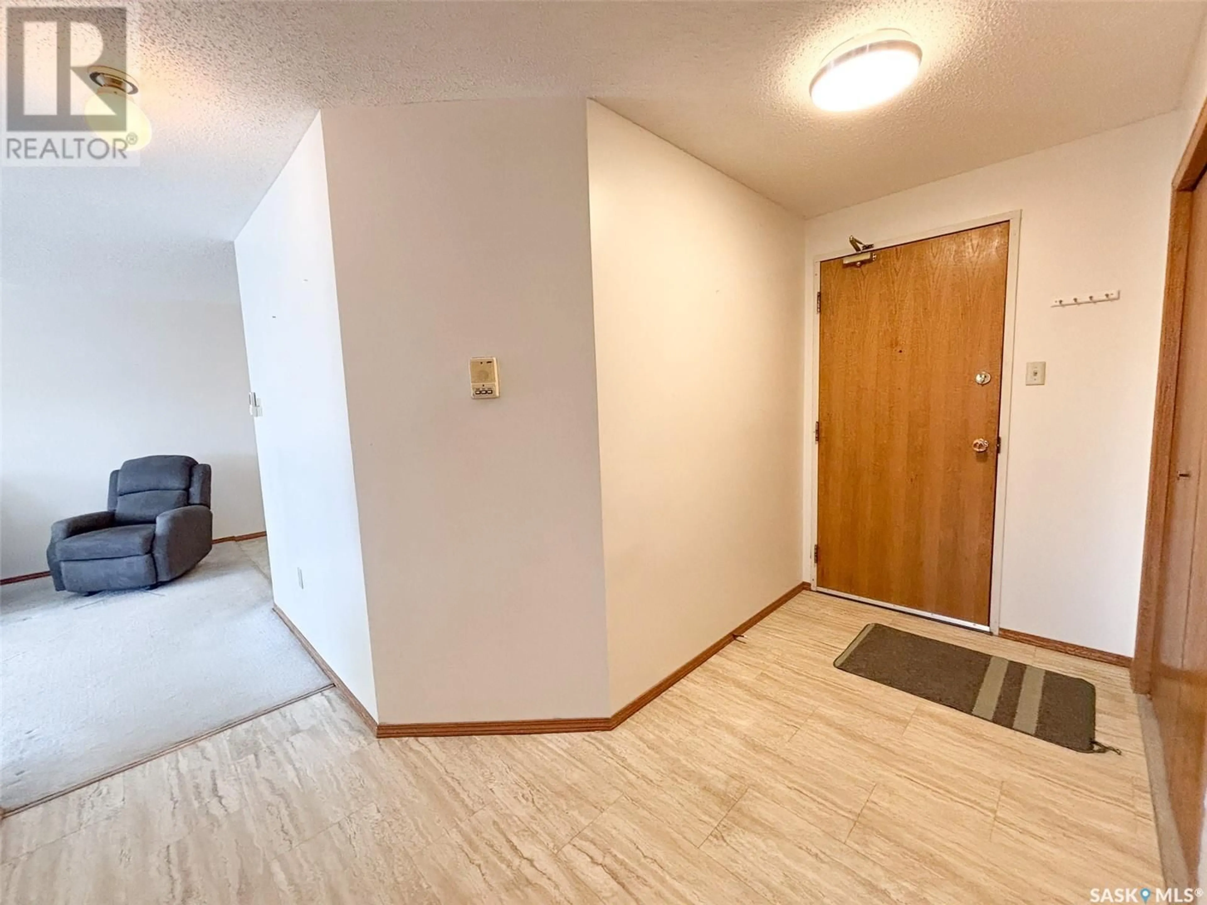 Unknown for 205 - 3220 33RD STREET, Saskatoon Saskatchewan S7L6K3