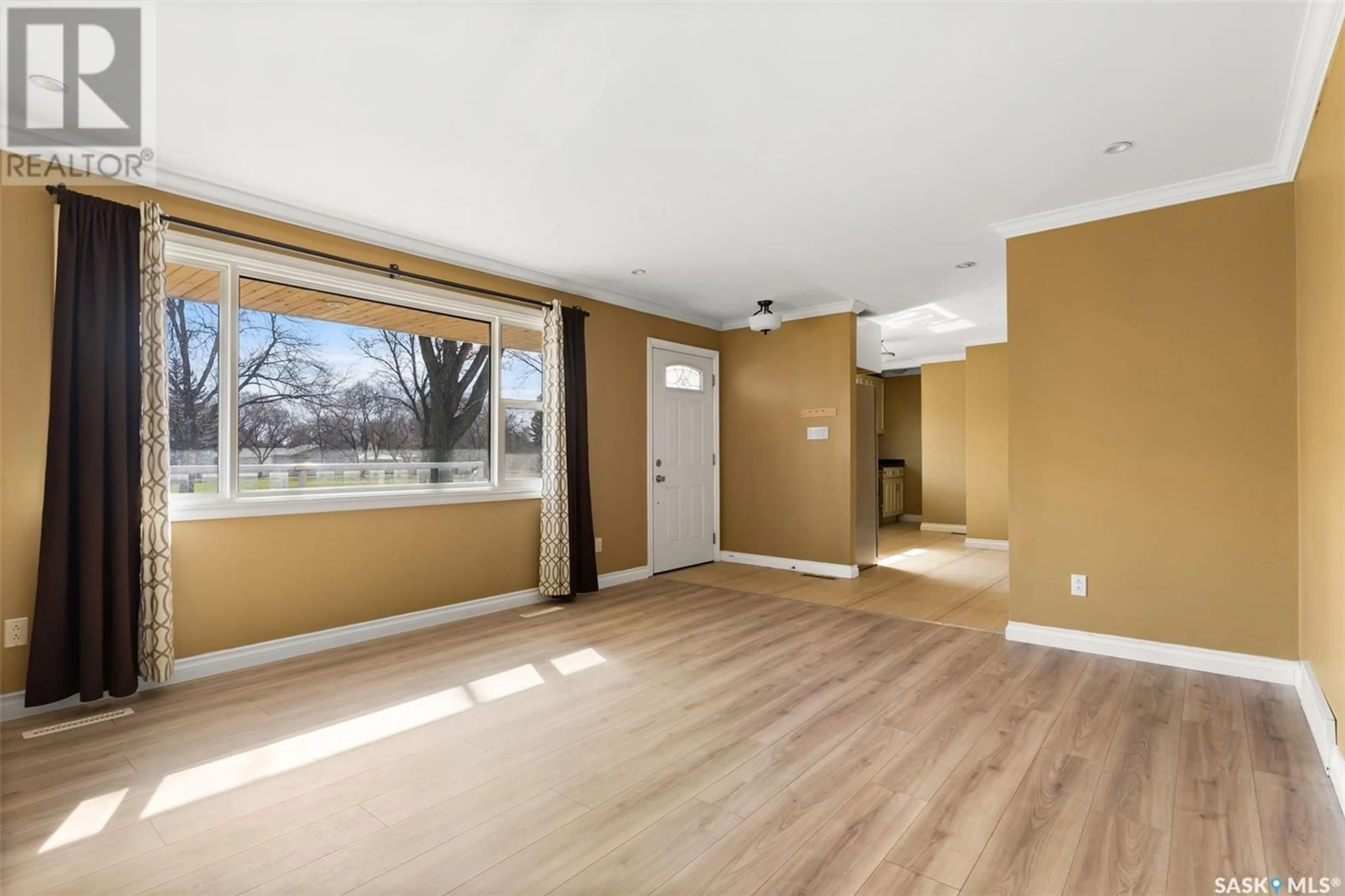Unknown for 8 DERBY STREET, Regina Saskatchewan S4R4E8