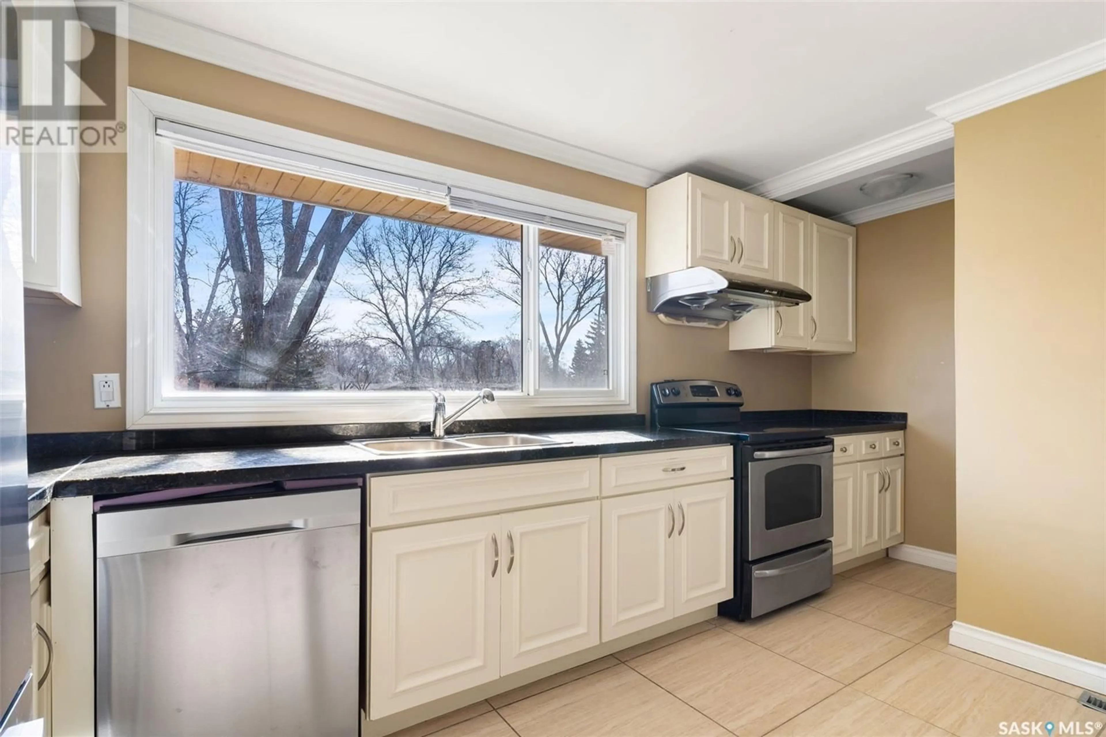 Standard kitchen, ceramic/tile floor for 8 DERBY STREET, Regina Saskatchewan S4R4E8