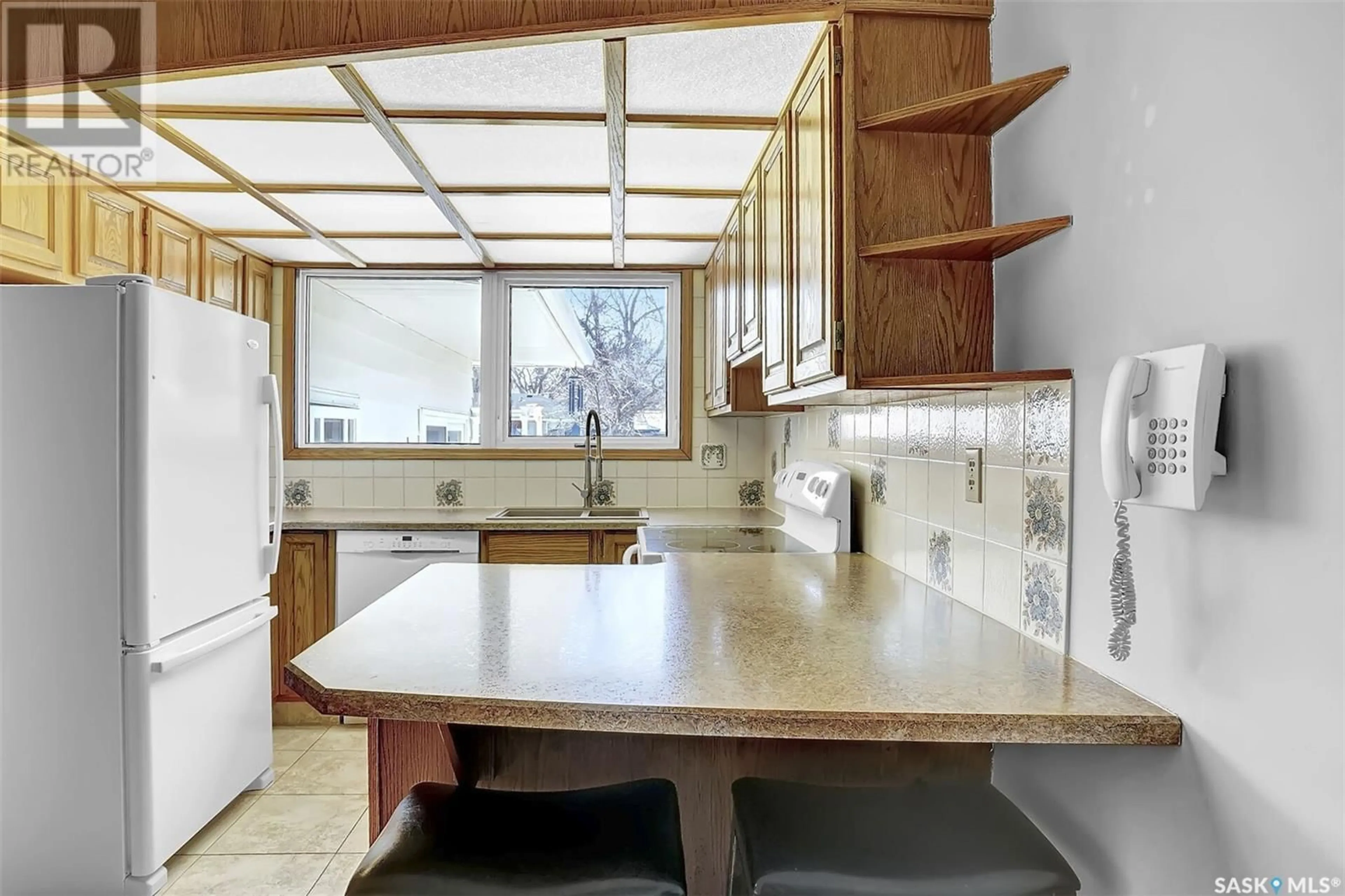 Standard kitchen, unknown for 3121 GRANT ROAD, Regina Saskatchewan S4S5G9