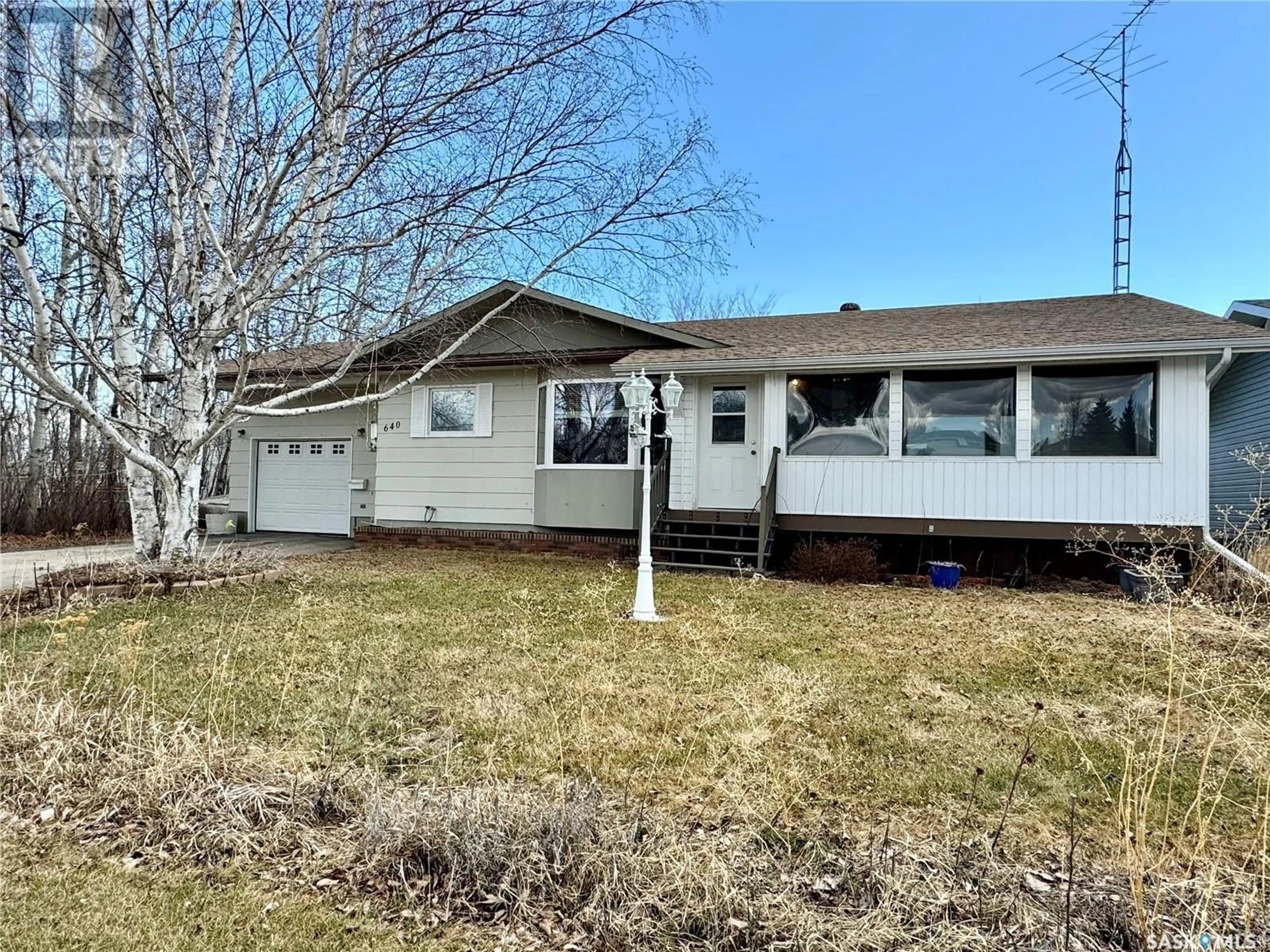 Home with vinyl exterior material, street for 640 2ND STREET NE, Preeceville Saskatchewan S0A3B0