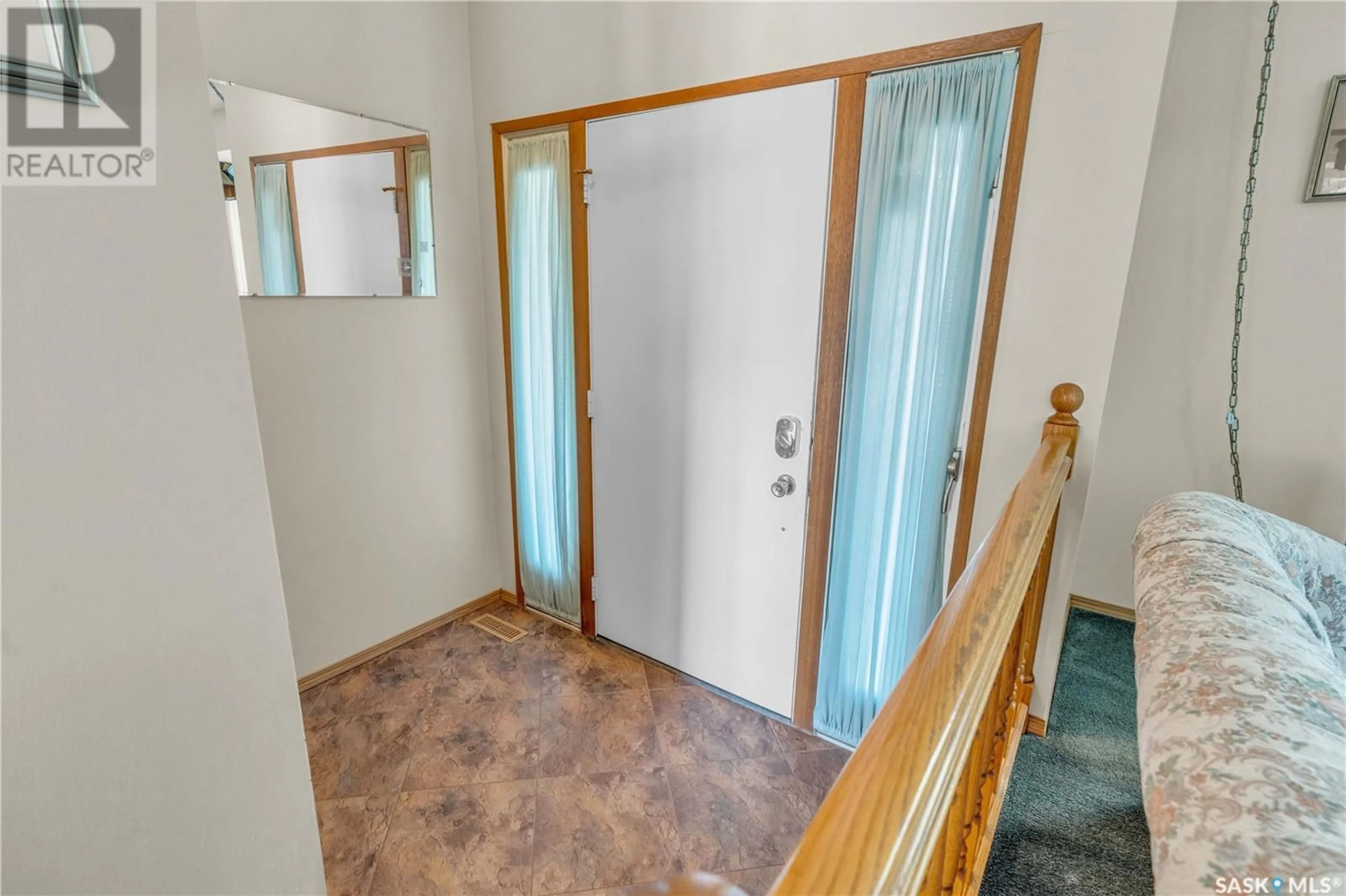 Indoor foyer for 179 ROGERS ROAD, Regina Saskatchewan S4S6V1
