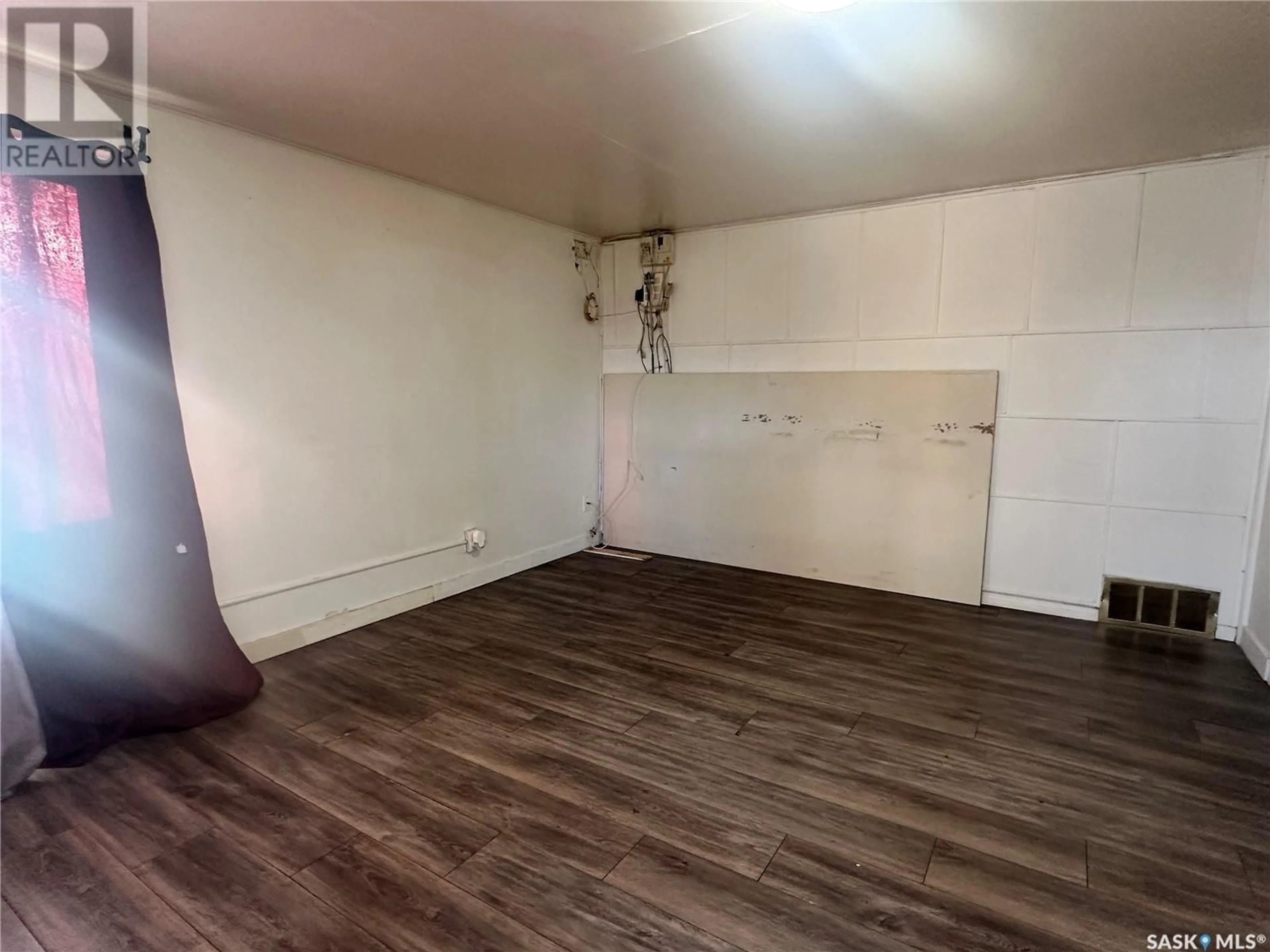 A pic of a room for 1050 VAUGHAN STREET, Moose Jaw Saskatchewan S6H5P2