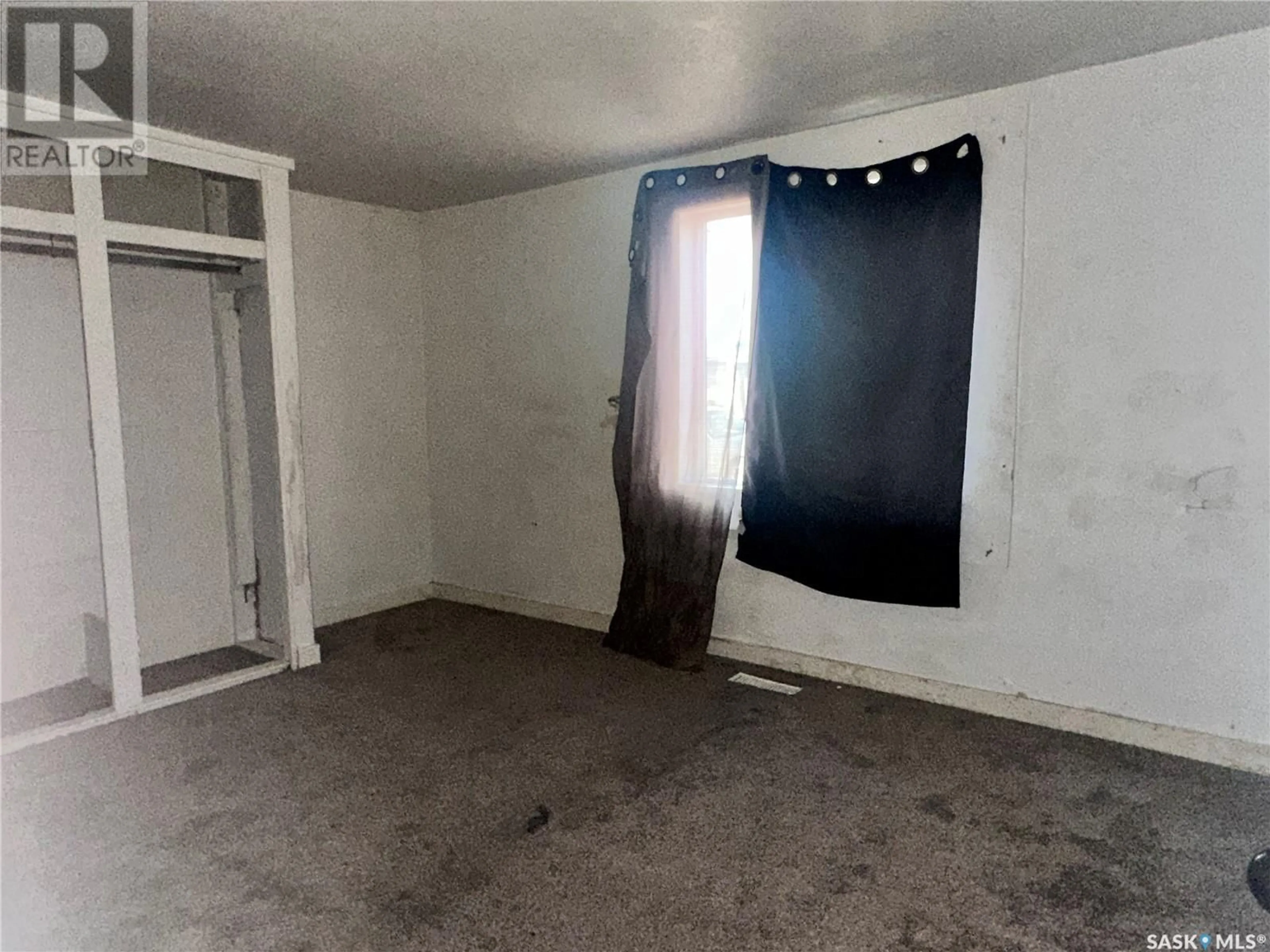 A pic of a room for 1050 VAUGHAN STREET, Moose Jaw Saskatchewan S6H5P2