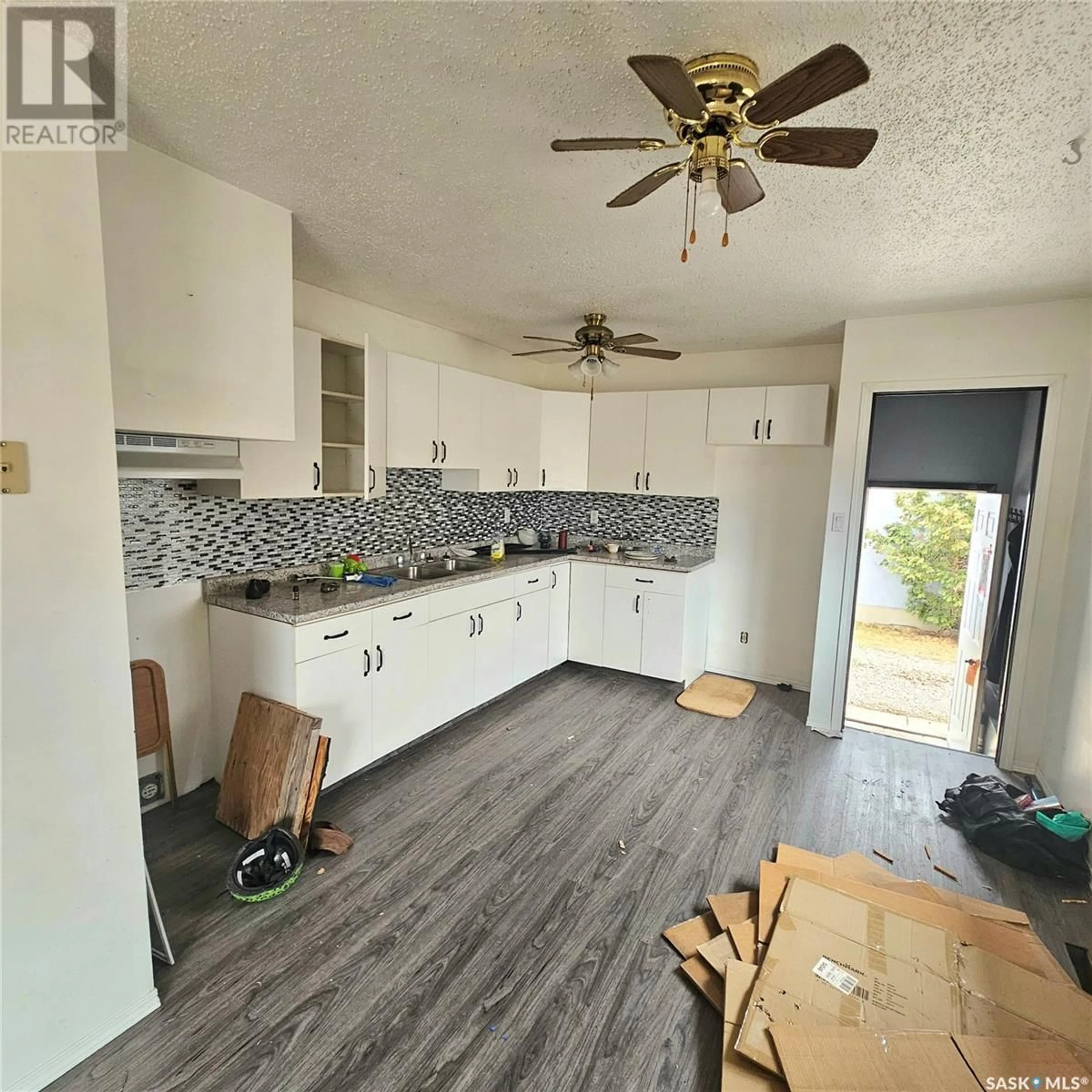 Open concept kitchen, unknown for 519 COCHIN AVENUE, Meadow Lake Saskatchewan S9X1B4