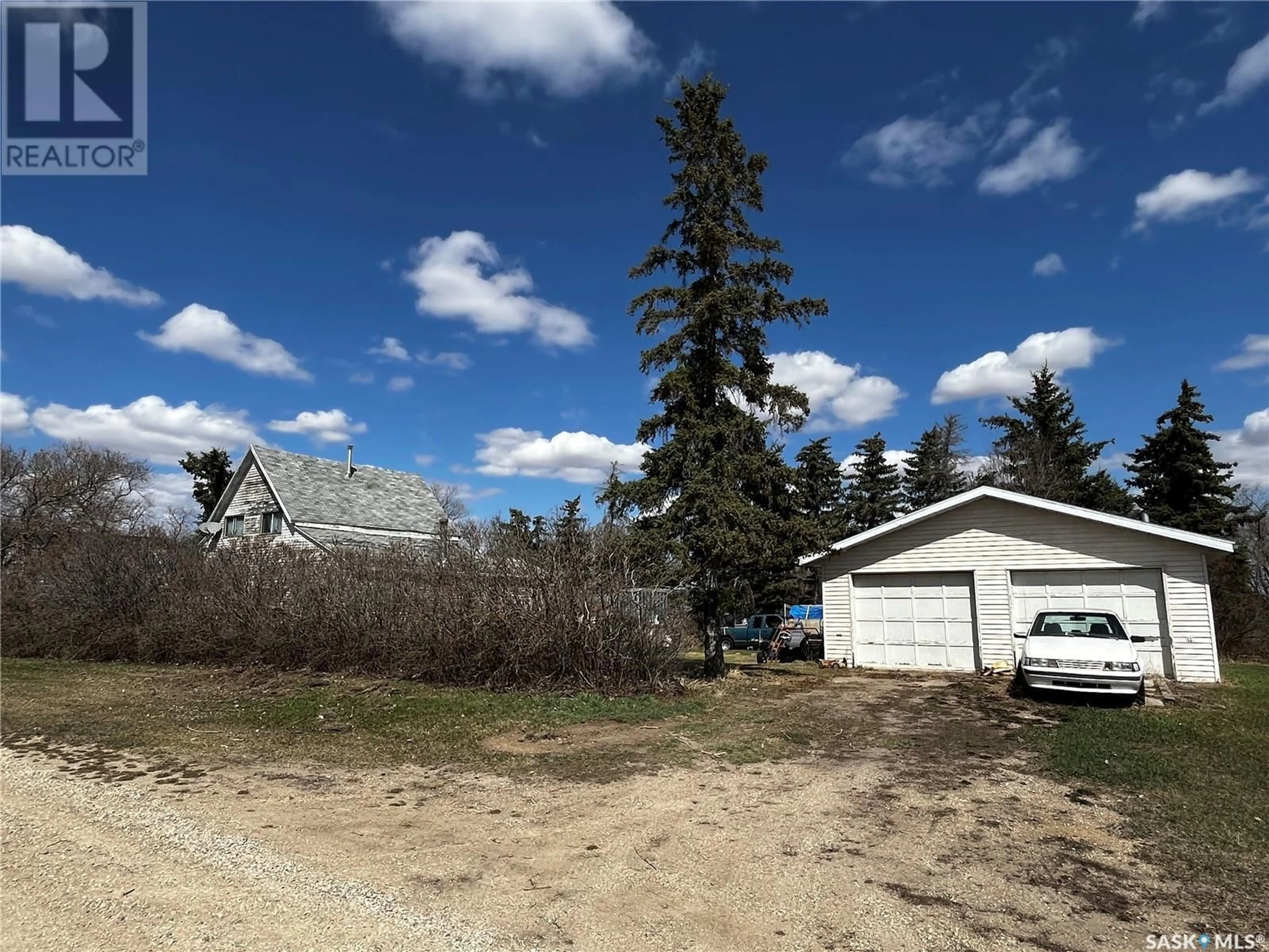 A pic from outside/outdoor area/front of a property/back of a property/a pic from drone, unknown for 121 5TH STREET, Bladworth Saskatchewan S0G0J0