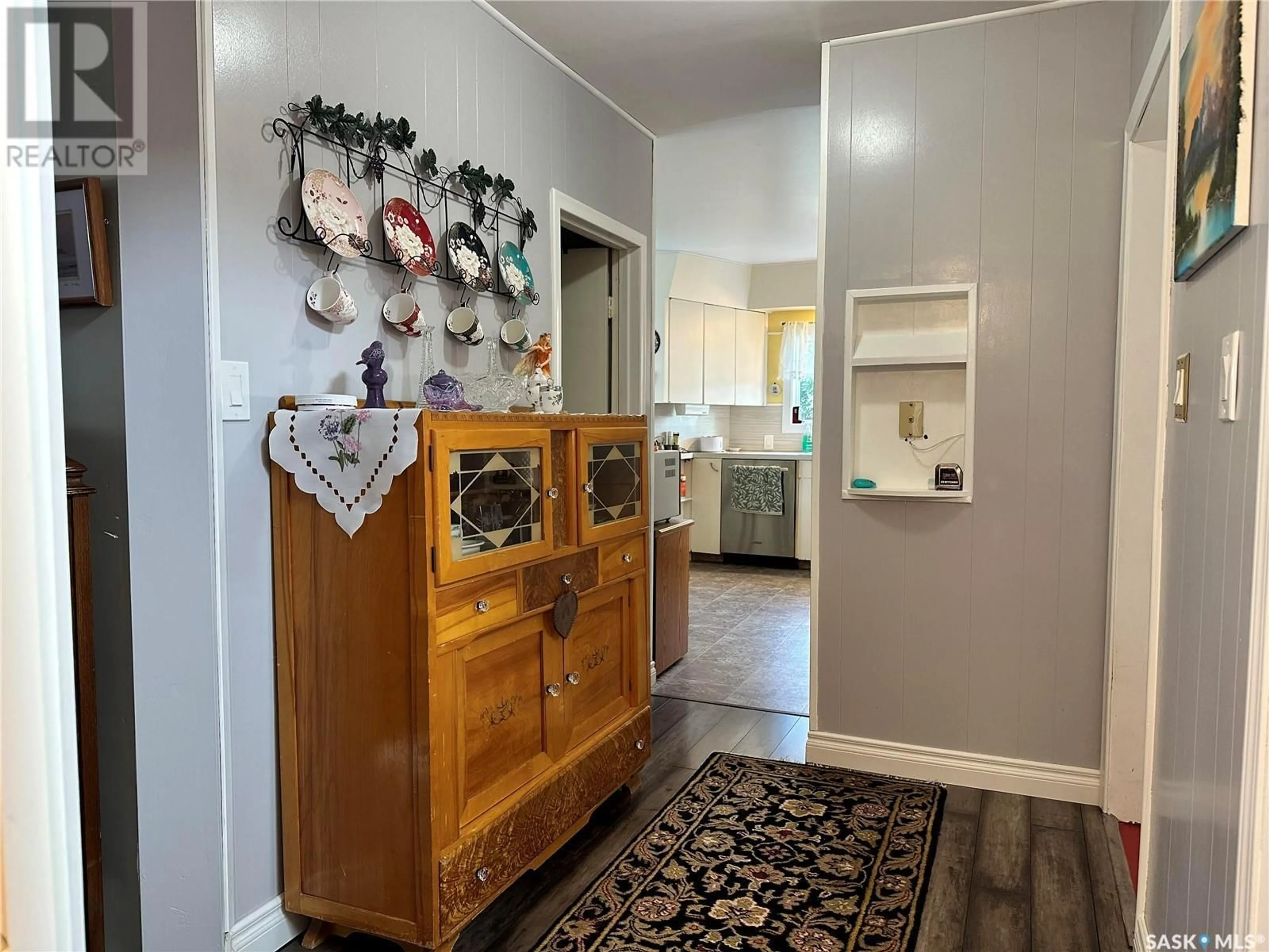 Indoor entryway for 123 HOWARD STREET, Drake Saskatchewan S0K1H0