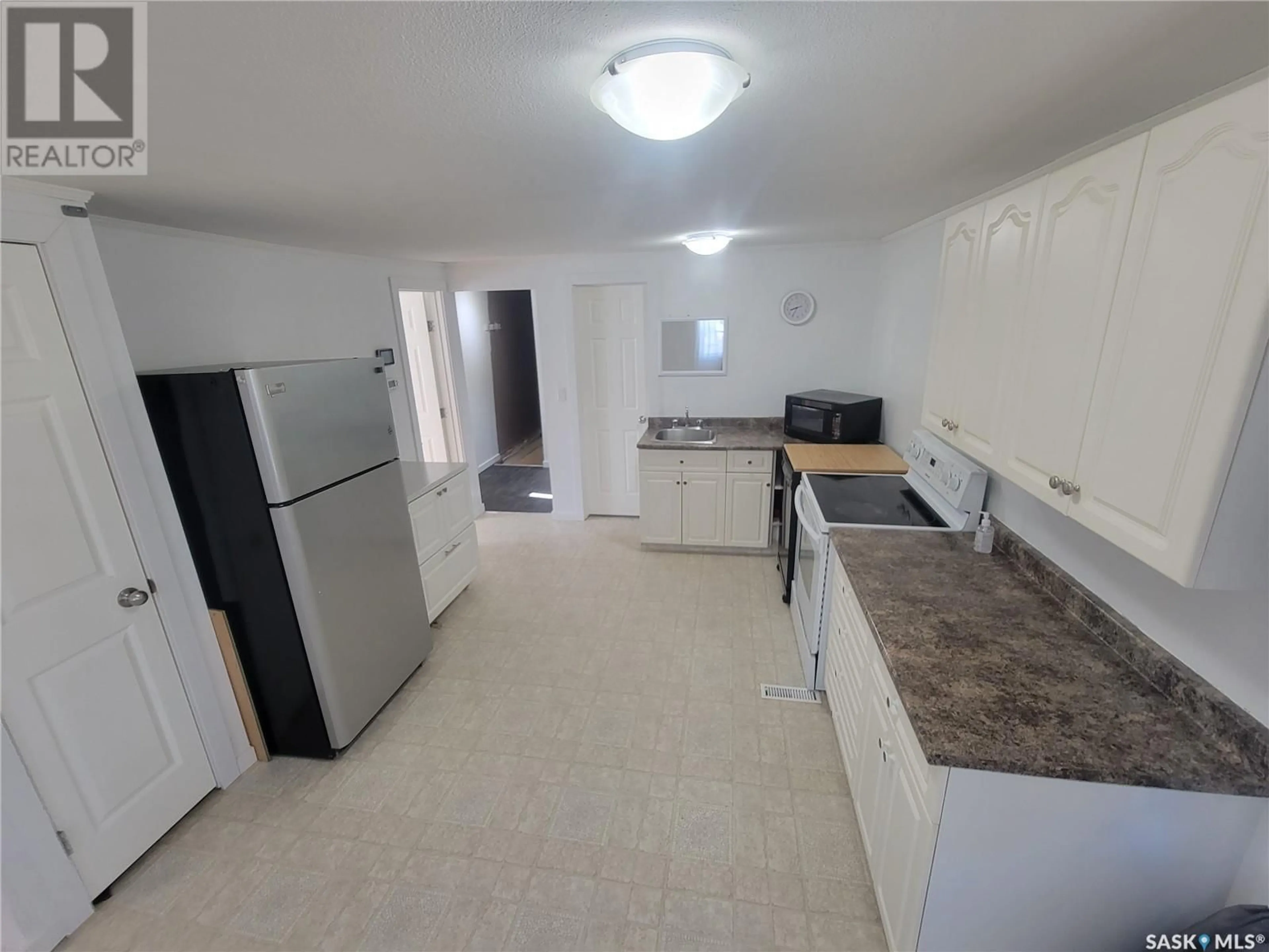 Standard kitchen, unknown for 4908 LEADER STREET, Macklin Saskatchewan S0L2C0