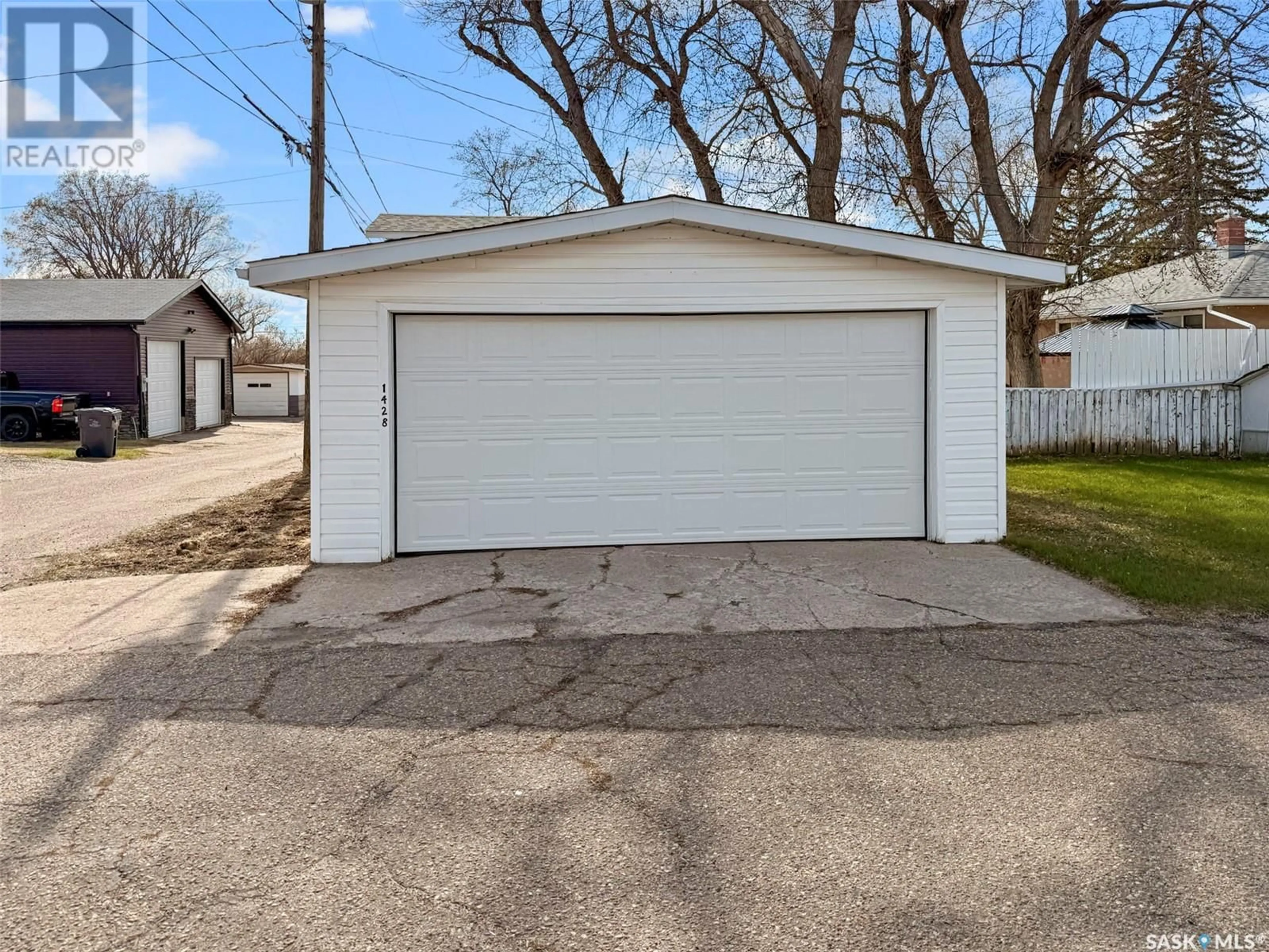 Indoor garage for 1428 ASHLEY DRIVE, Swift Current Saskatchewan S9H1N5