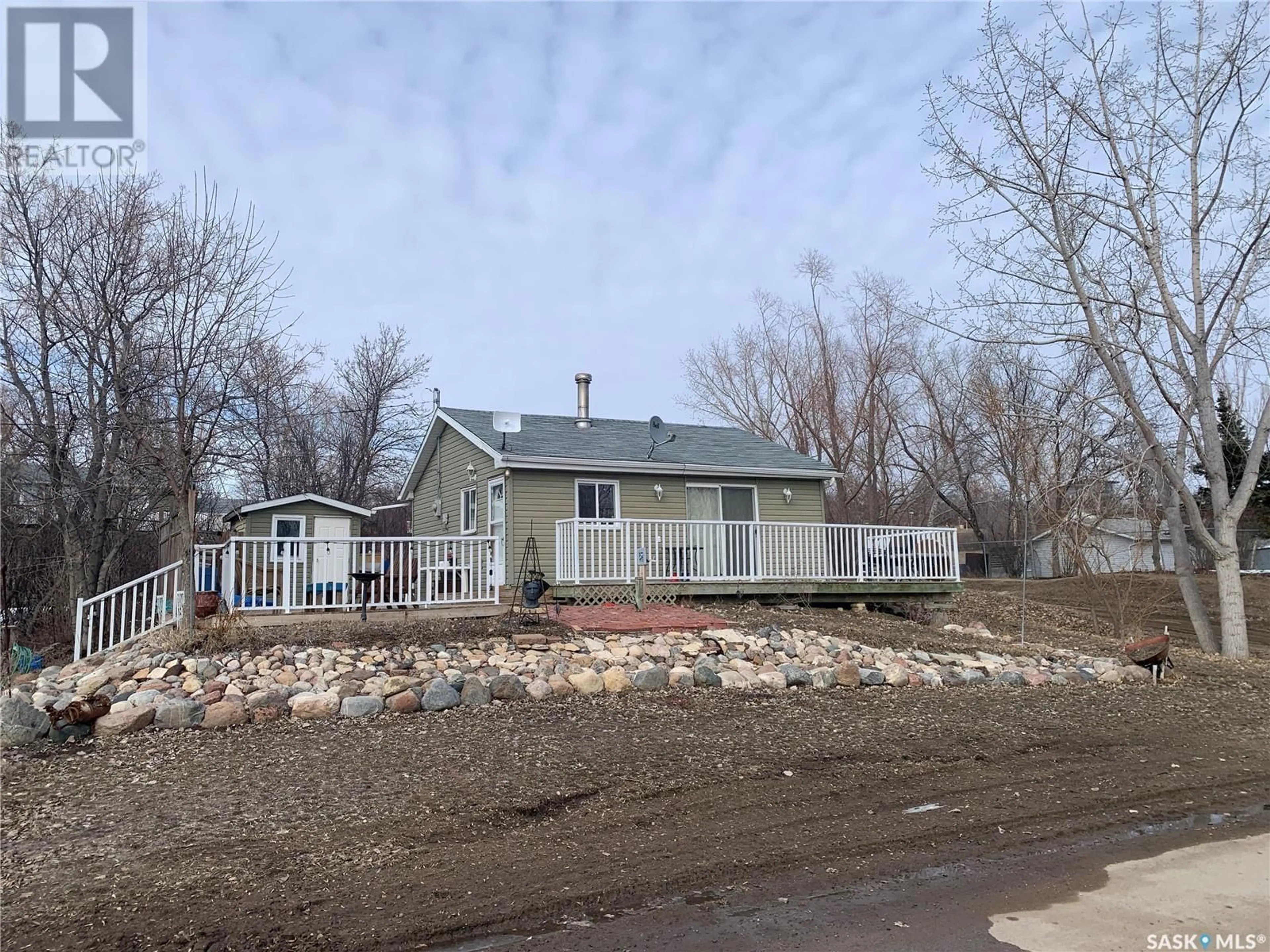 Home with vinyl exterior material, street for 502 ASHLAND AVENUE, Saskatchewan Beach Saskatchewan S0G4L0