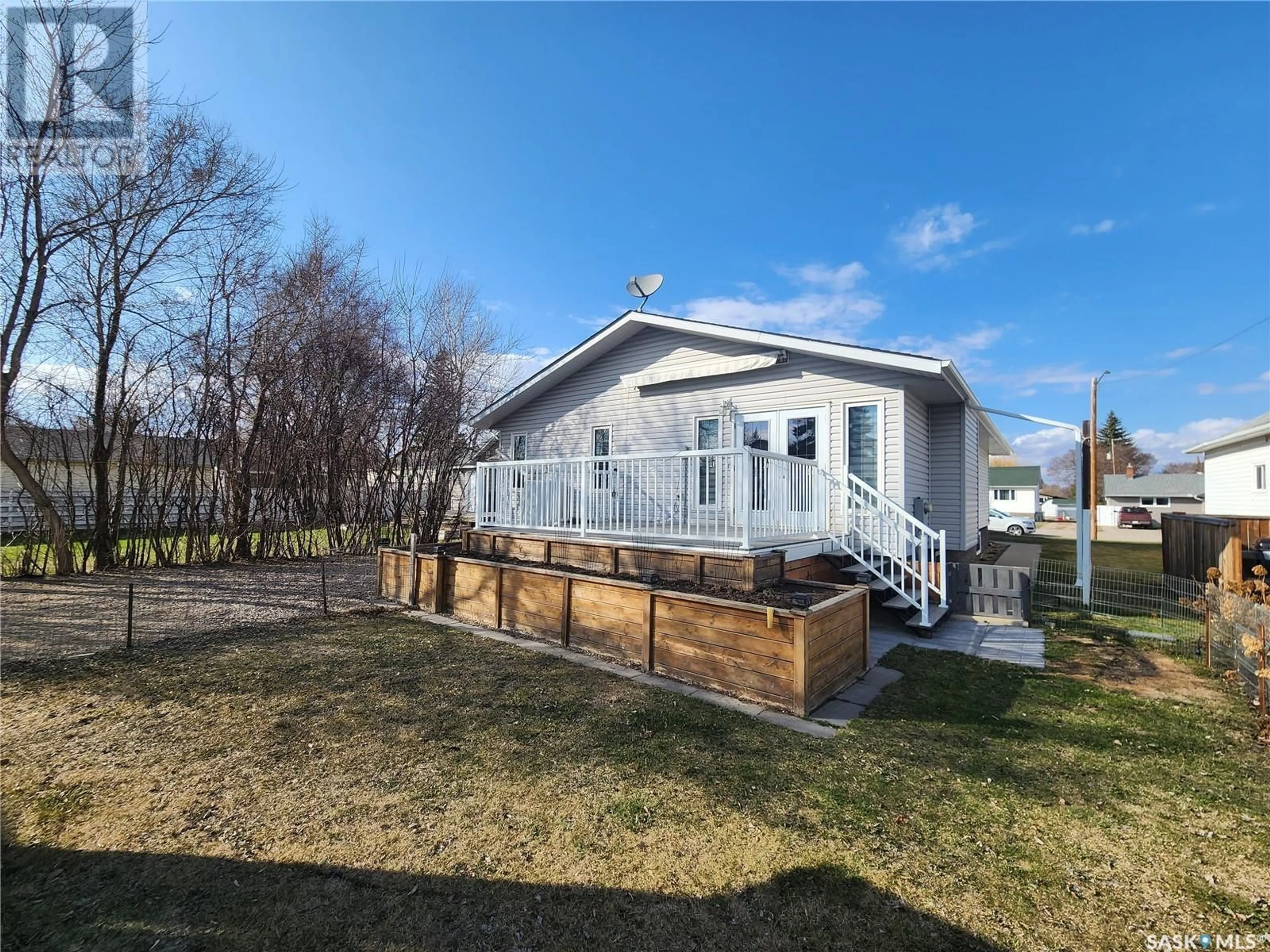 A pic from outside/outdoor area/front of a property/back of a property/a pic from drone, unknown for 133 10TH AVENUE, Melville Saskatchewan S0A2P0
