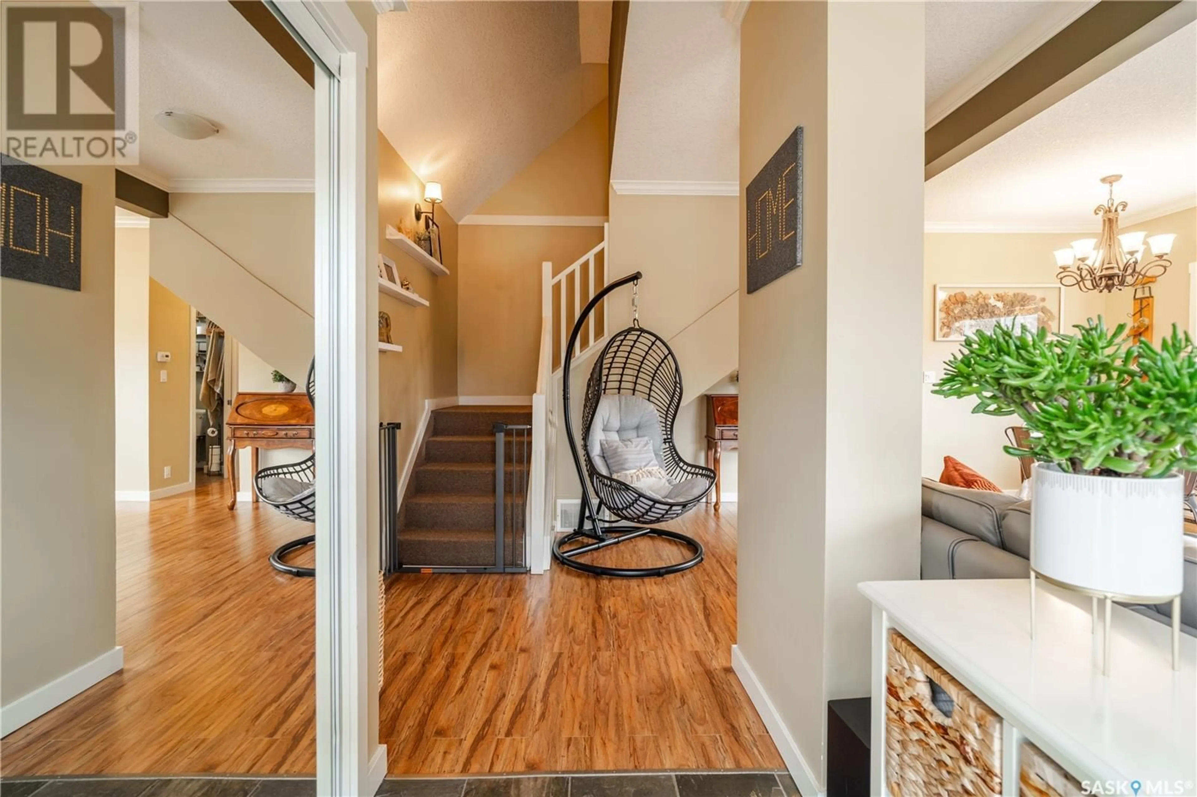 Indoor entryway for 1721 CONNAUGHT STREET, Regina Saskatchewan S4T4T3