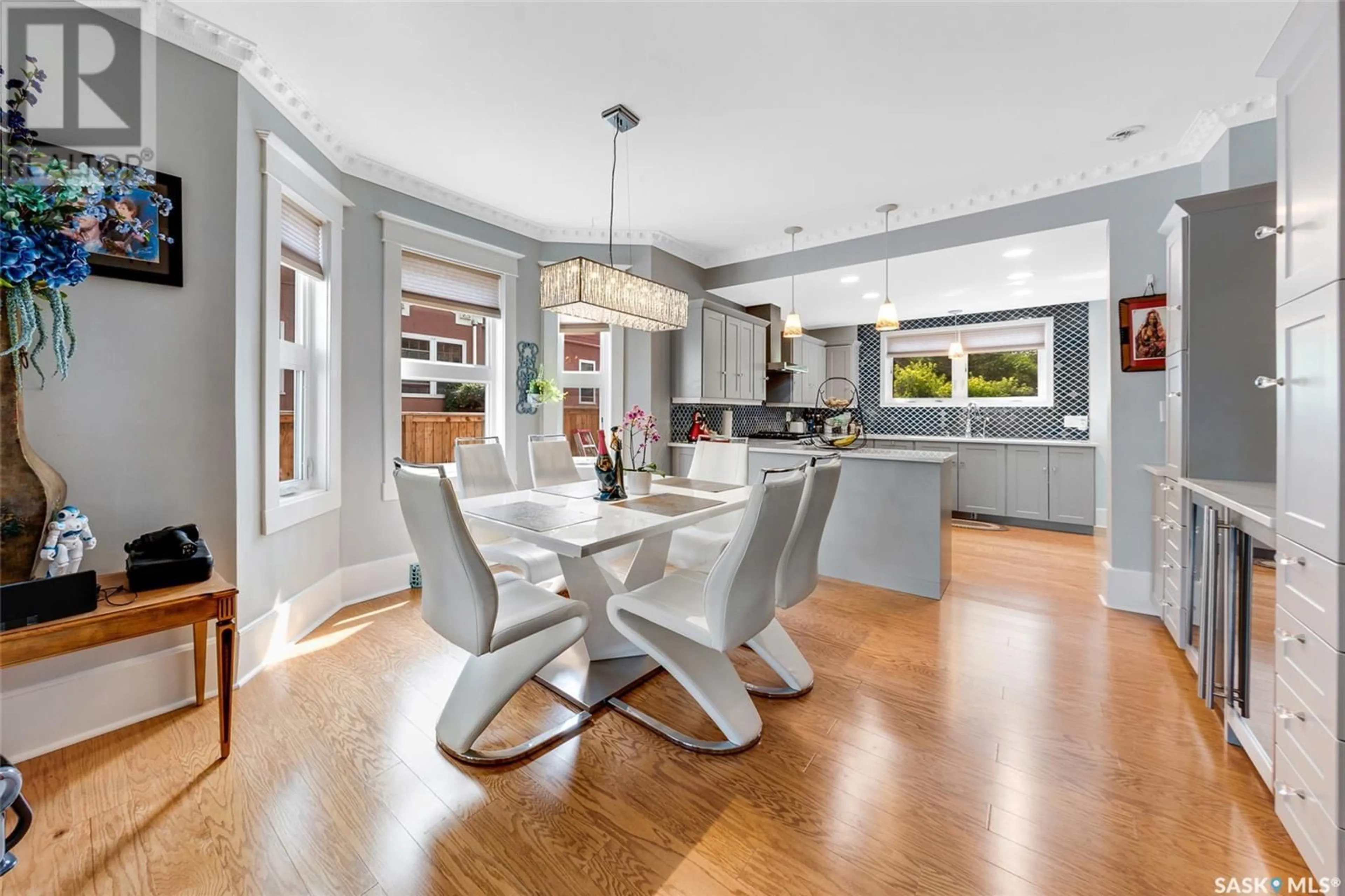 Open concept kitchen, unknown for 518 12TH STREET, Saskatoon Saskatchewan S7N0H2