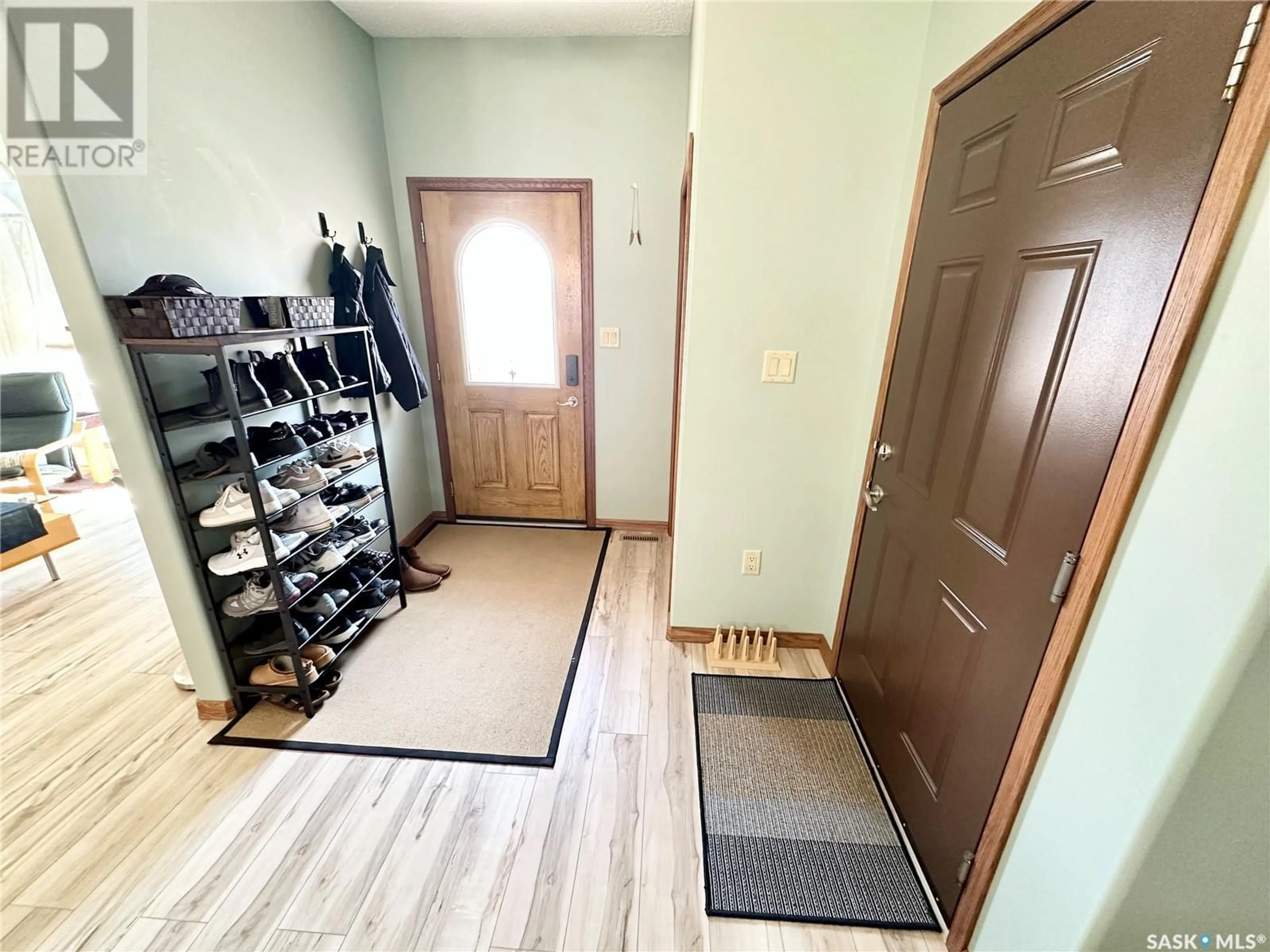 Indoor entryway for 1815 GORDON MILES PLACE, Weyburn Saskatchewan S4H0B9