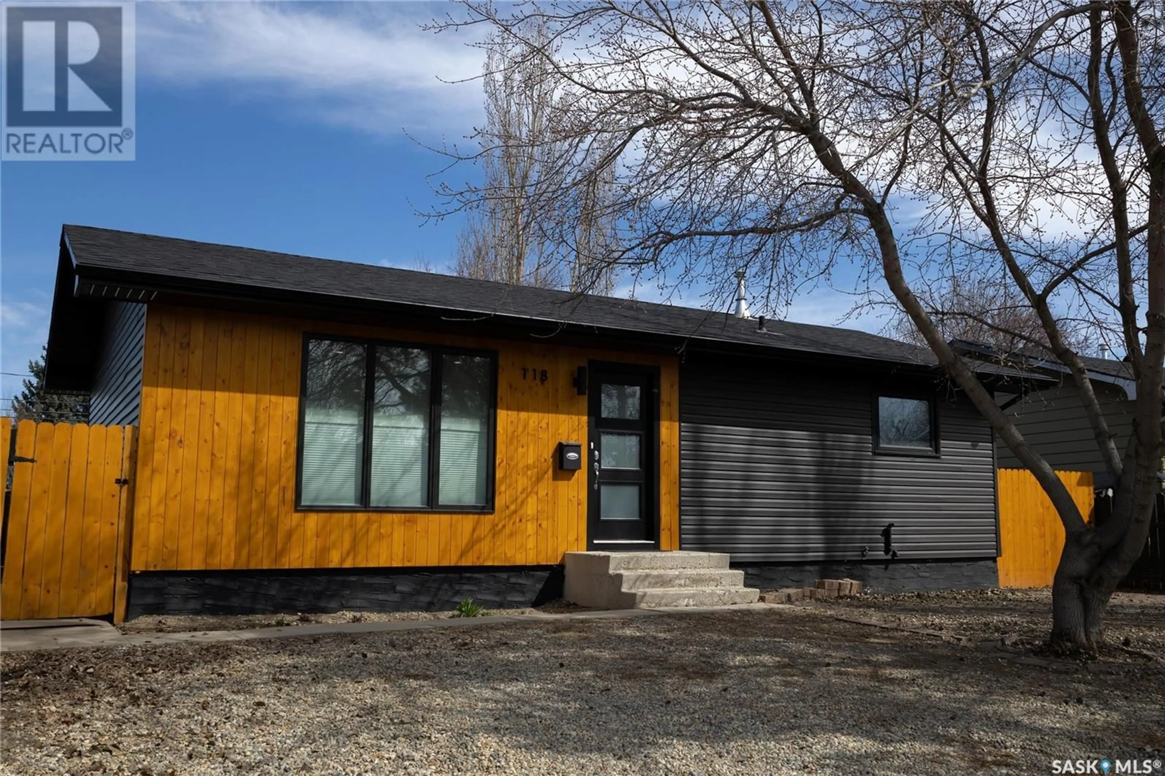 Home with vinyl exterior material, street for 118 ELIZABETH STREET, Warman Saskatchewan S0K4S0