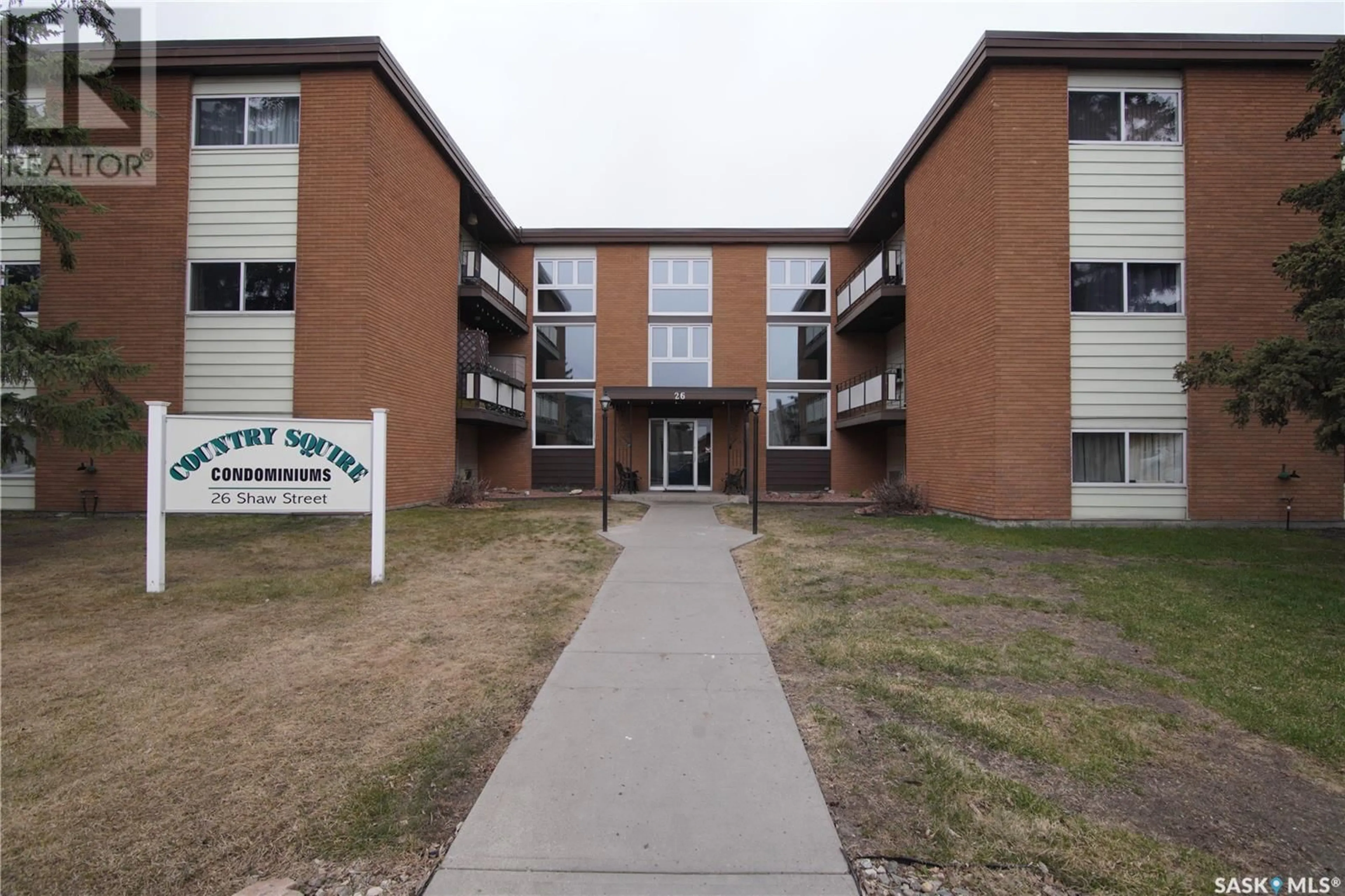Indoor foyer for 18 26 SHAW STREET, Regina Saskatchewan S4R3M4
