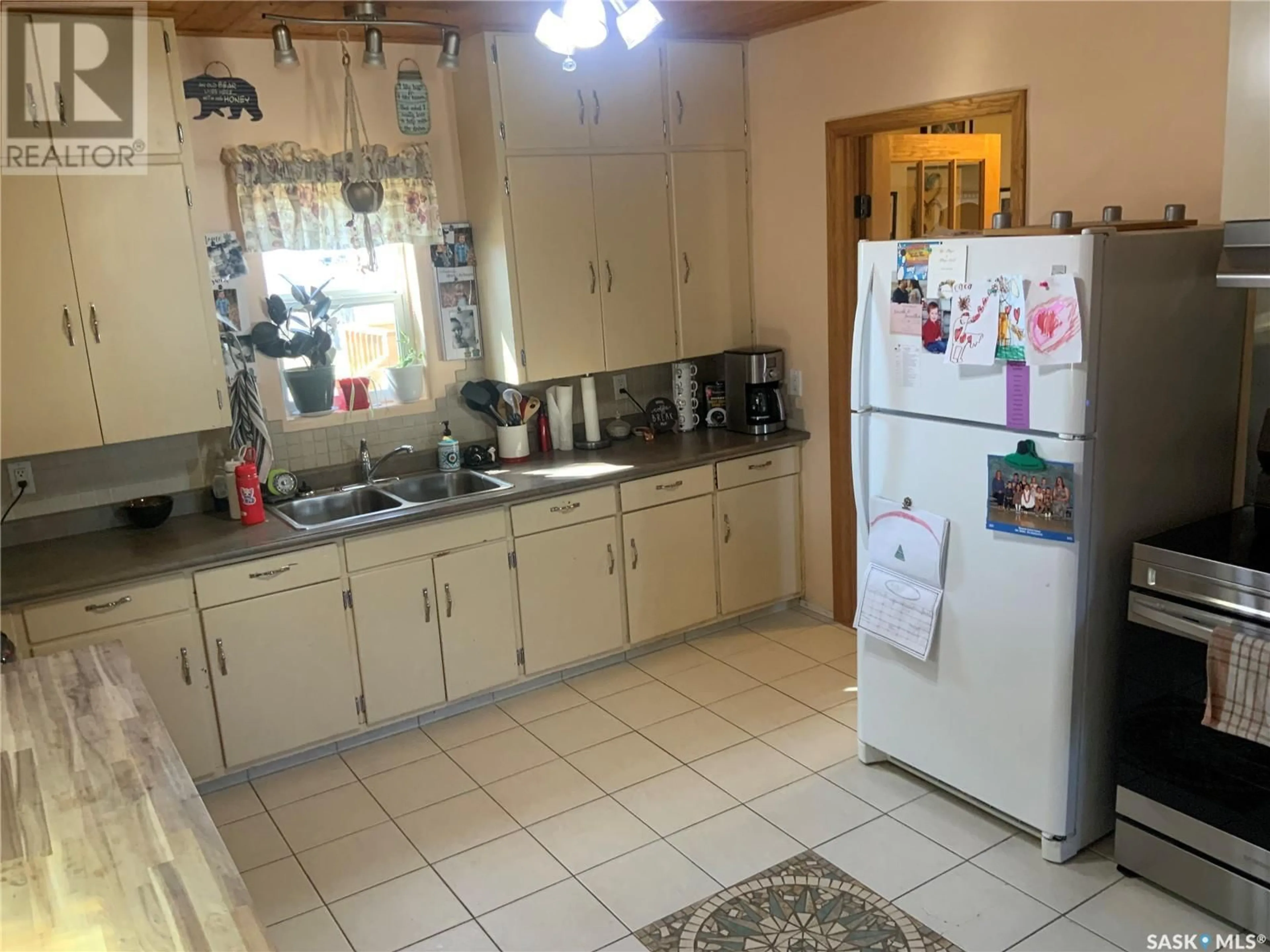 Standard kitchen, unknown for 64 MAIN STREET, Radisson Saskatchewan S0K3L0