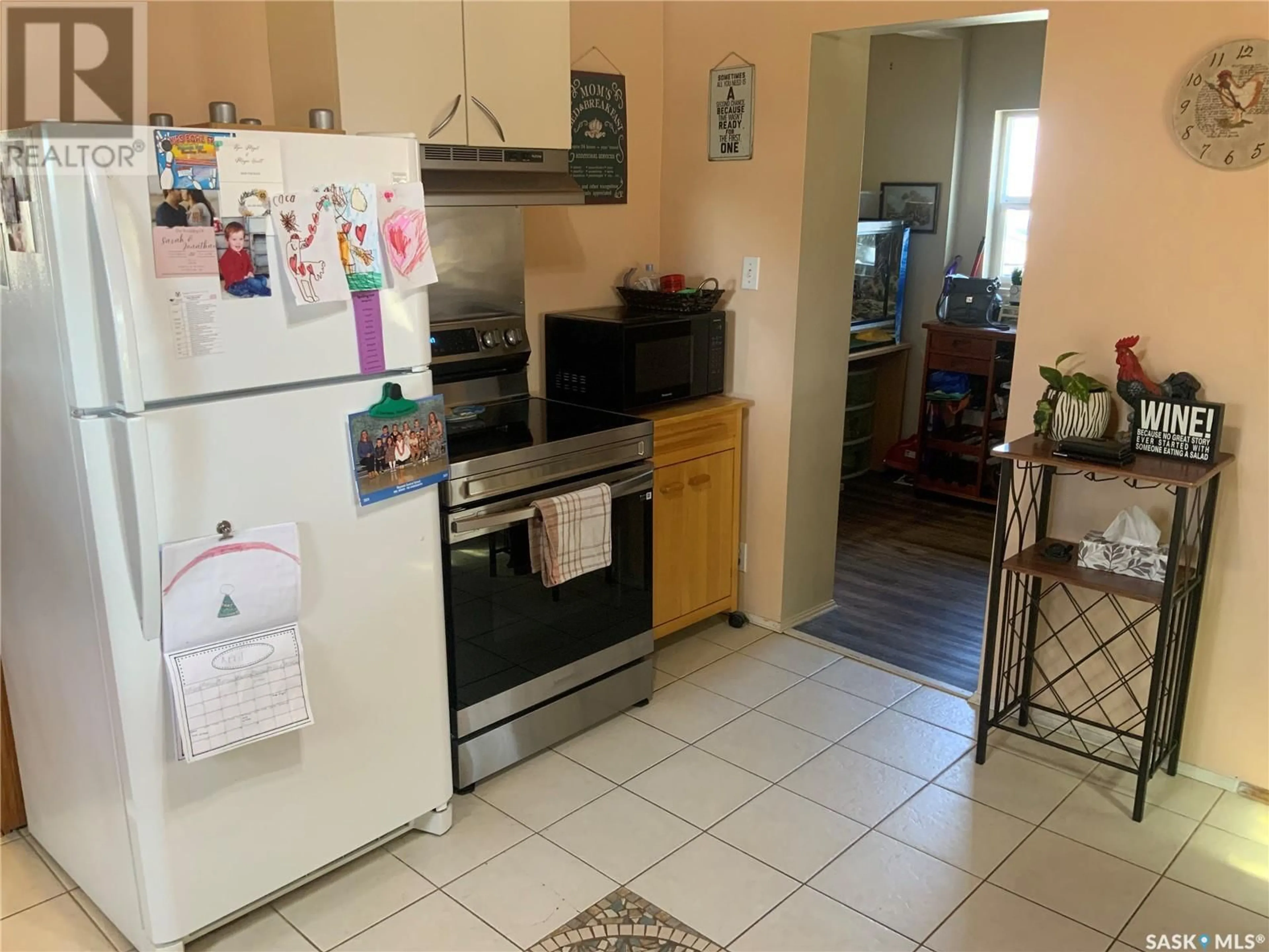 Standard kitchen, unknown for 64 MAIN STREET, Radisson Saskatchewan S0K3L0