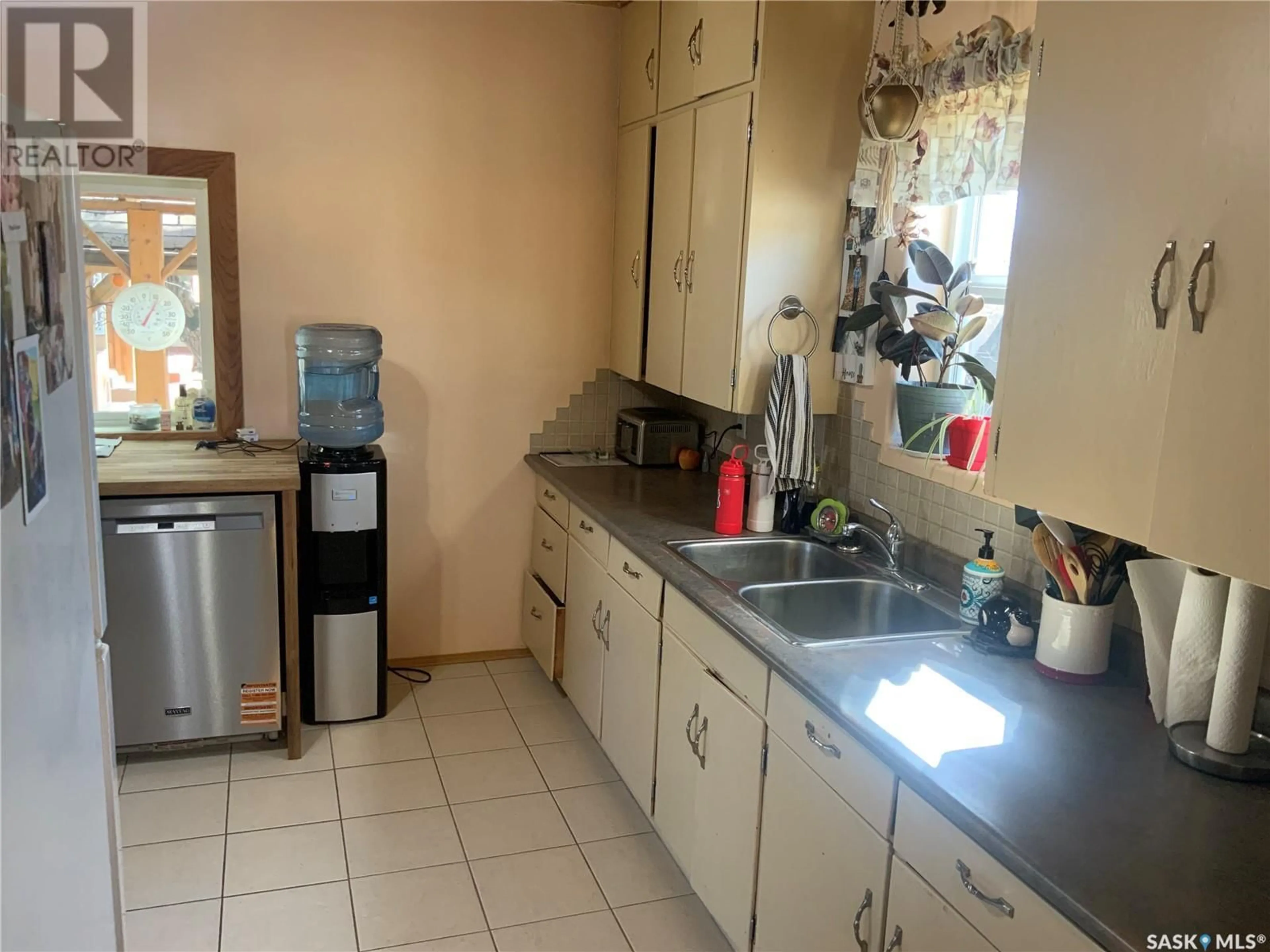 Standard kitchen, unknown for 64 MAIN STREET, Radisson Saskatchewan S0K3L0