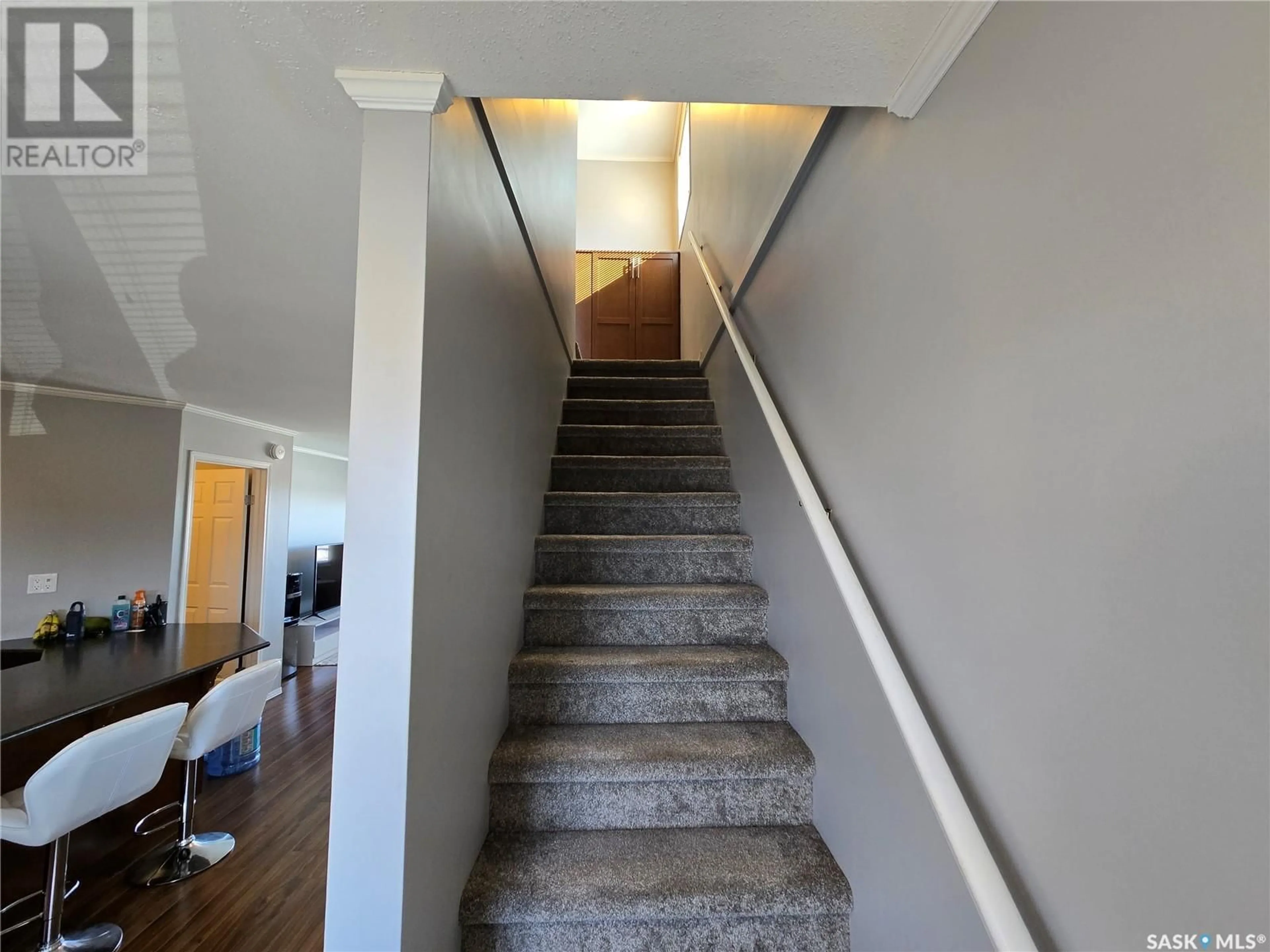 Stairs for 1303 - 612 RICHARDSON ROAD, Saskatoon Saskatchewan S7R0L1