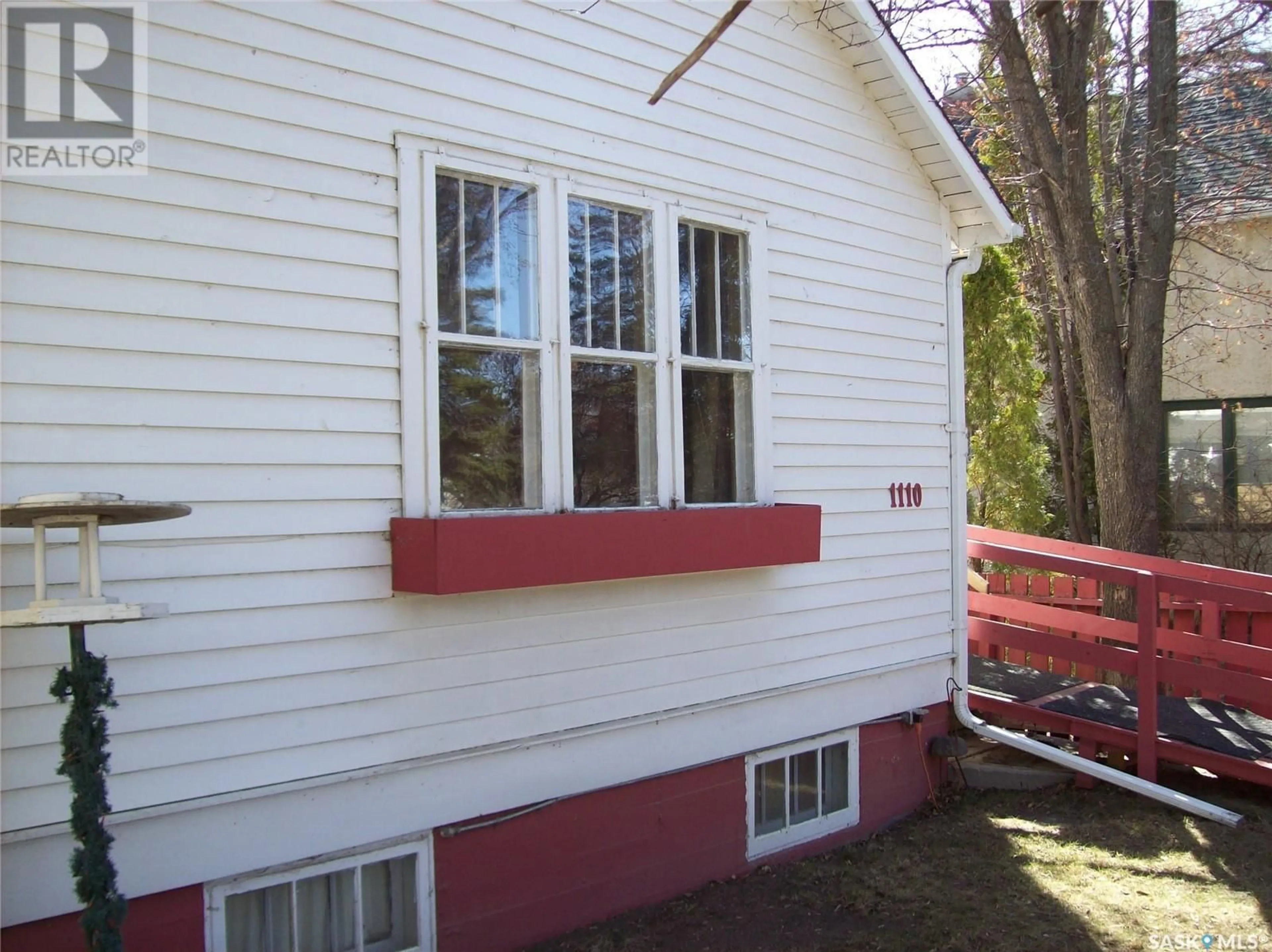 Home with vinyl exterior material, building for 1110 12TH STREET, Saskatoon Saskatchewan S7H0E2