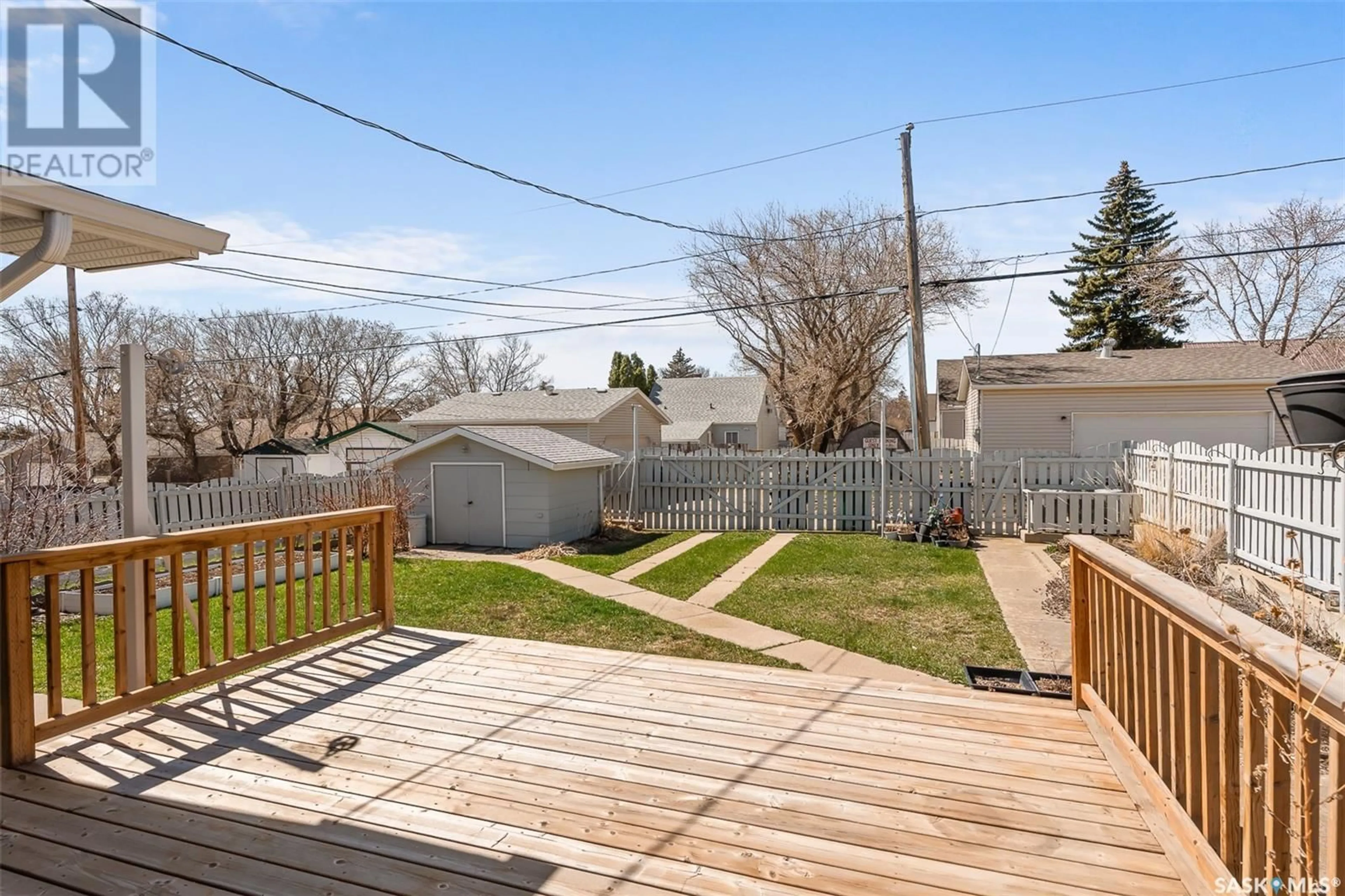 Patio, street for 1170 WOLFE AVENUE, Moose Jaw Saskatchewan S6H1K1