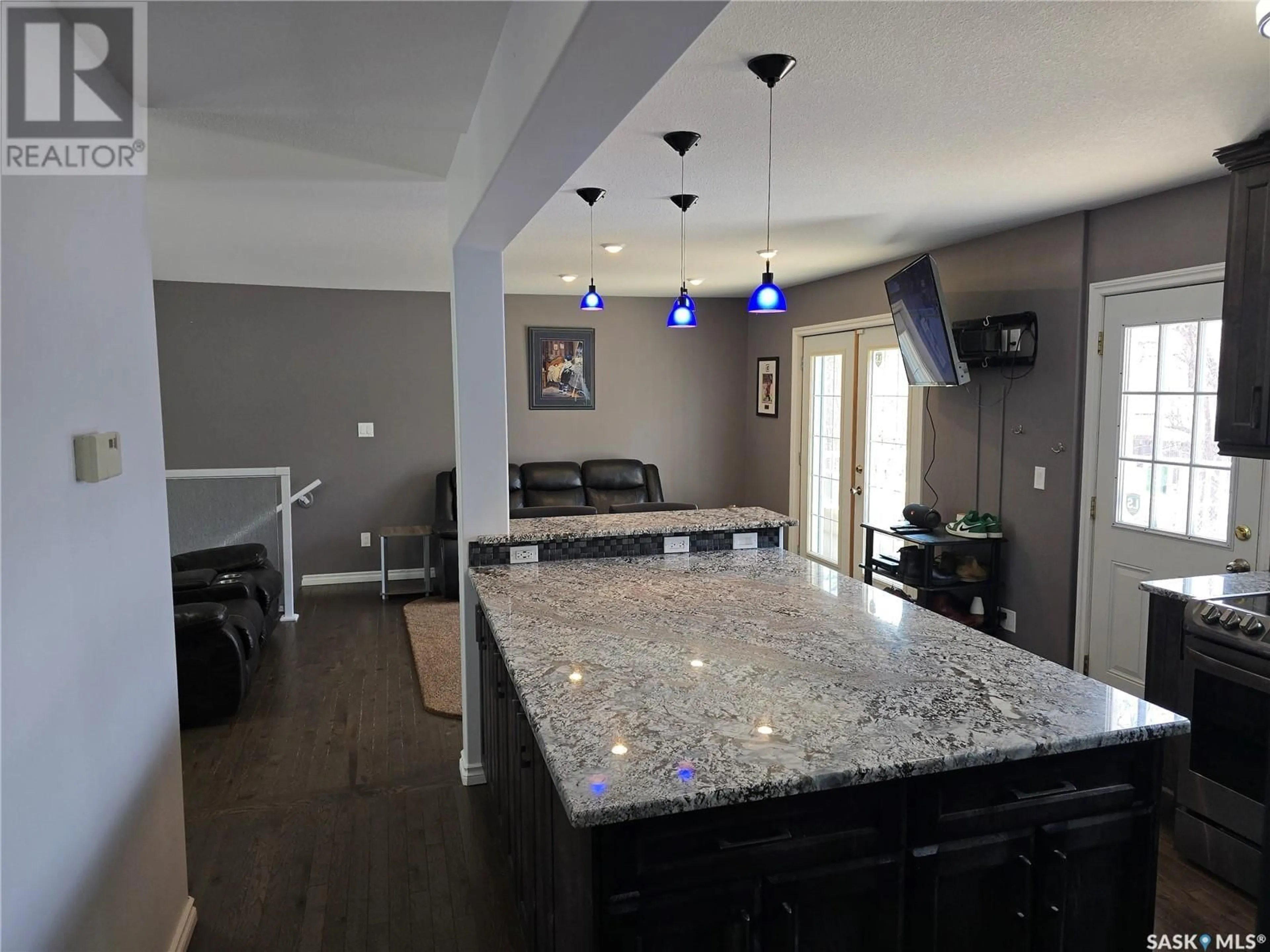 Open concept kitchen, unknown for 916 FORGET STREET, Regina Saskatchewan S4T4X6