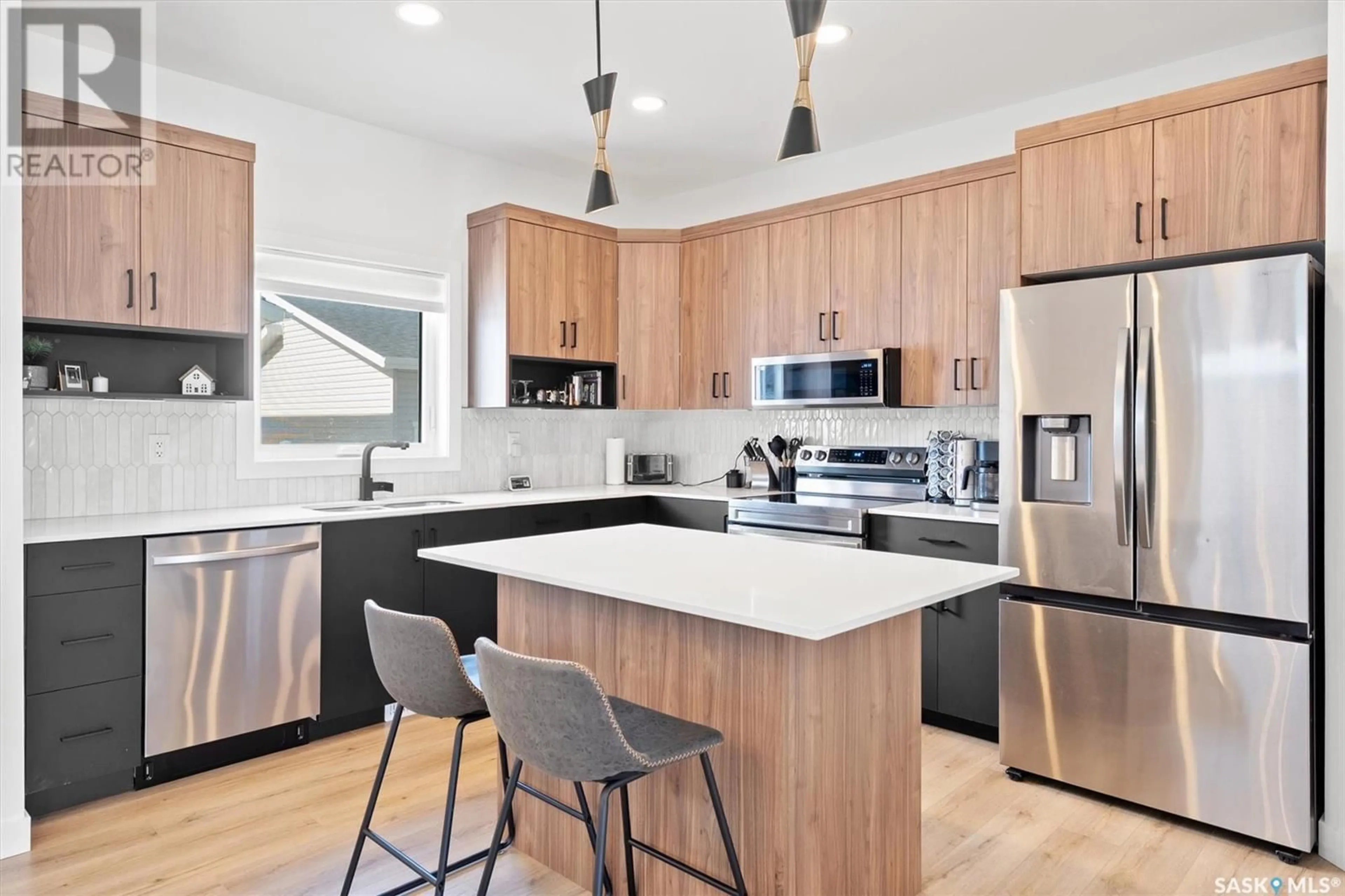 Contemporary kitchen, unknown for 106 TAUBE AVENUE, Saskatoon Saskatchewan S7V1L6