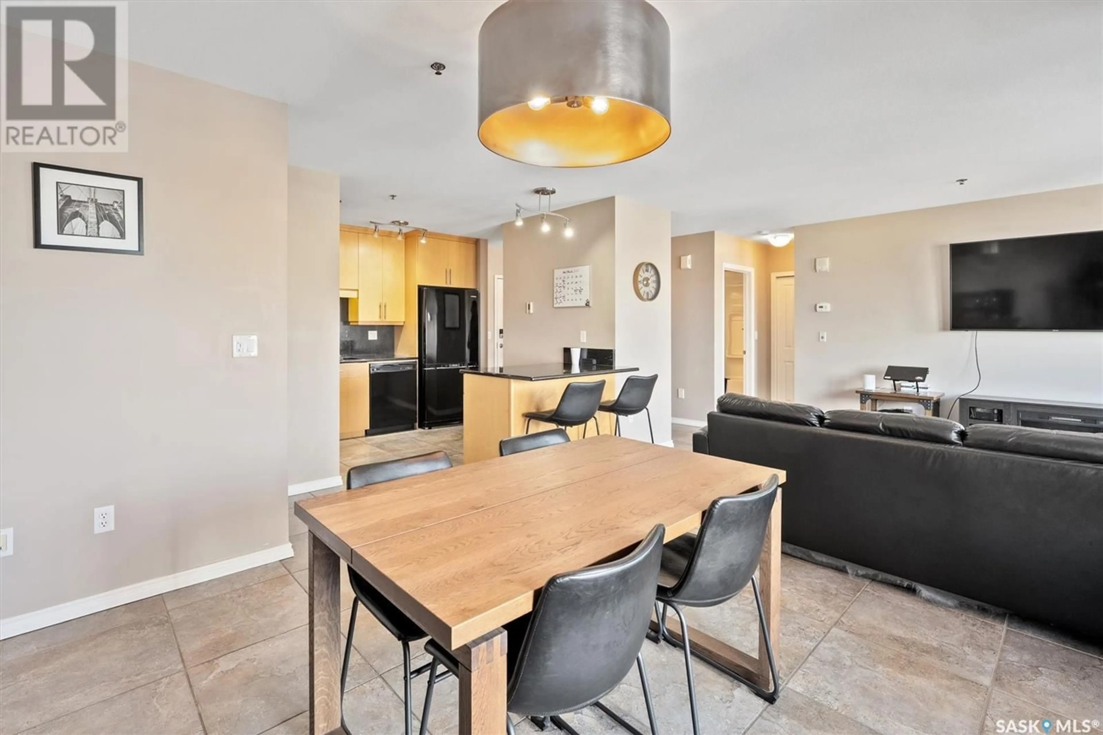 Open concept kitchen, unknown for 902 - 1105 SPADINA CRESCENT, Saskatoon Saskatchewan S7K0G8