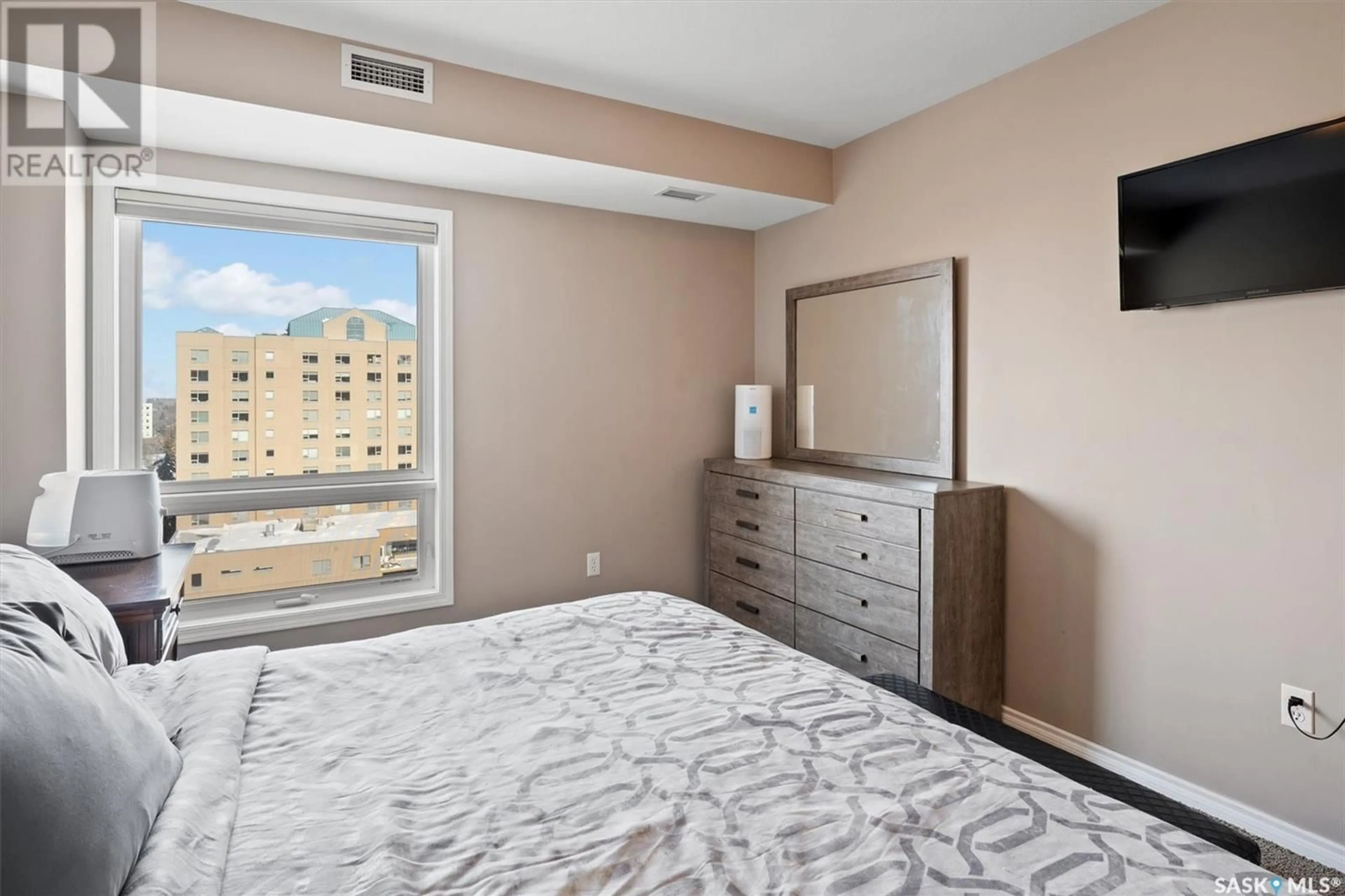 Bedroom with bed, unknown for 902 - 1105 SPADINA CRESCENT, Saskatoon Saskatchewan S7K0G8