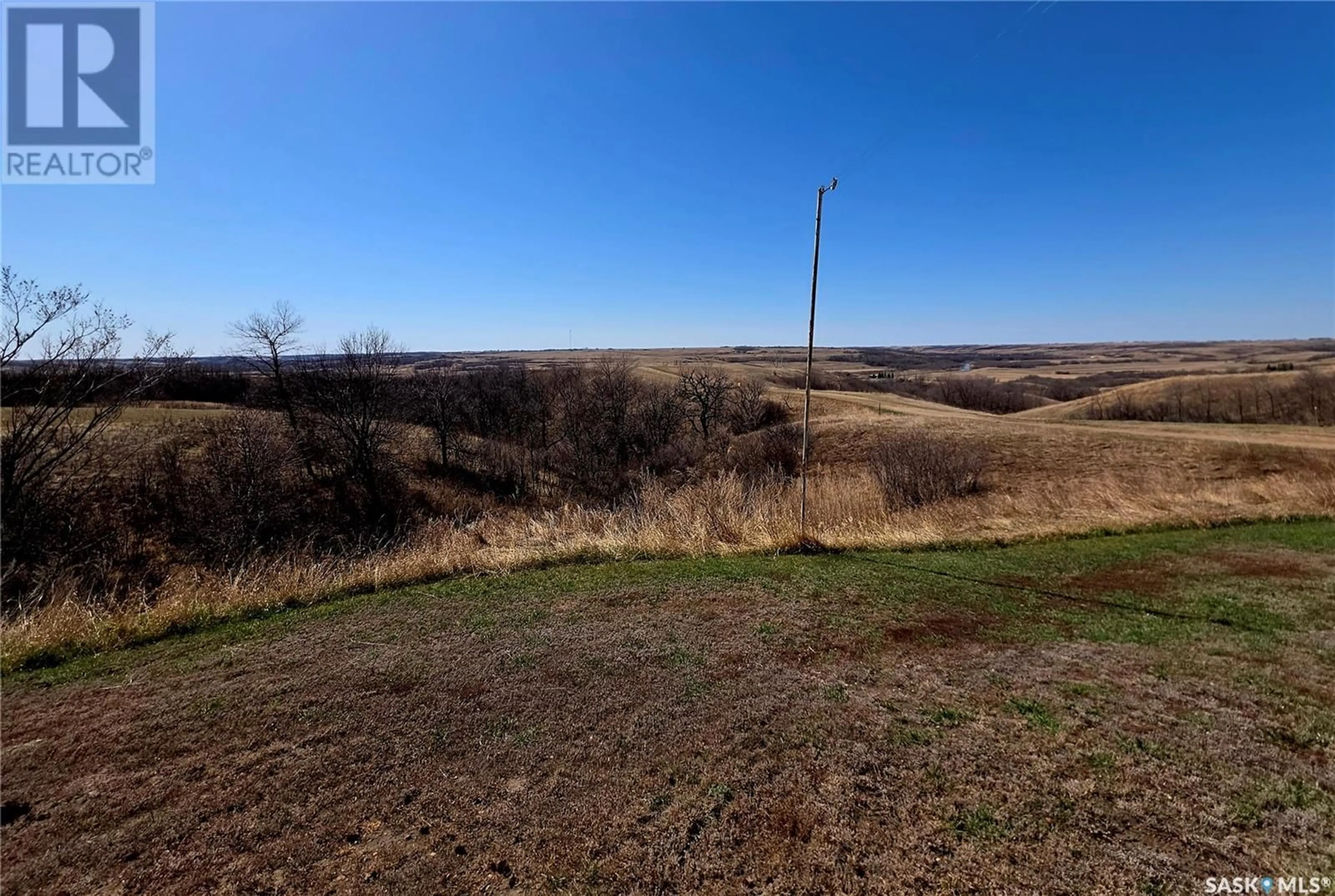 A pic from outside/outdoor area/front of a property/back of a property/a pic from drone, unknown for 101 FRASER AVENUE, Oxbow Saskatchewan S0C0B6