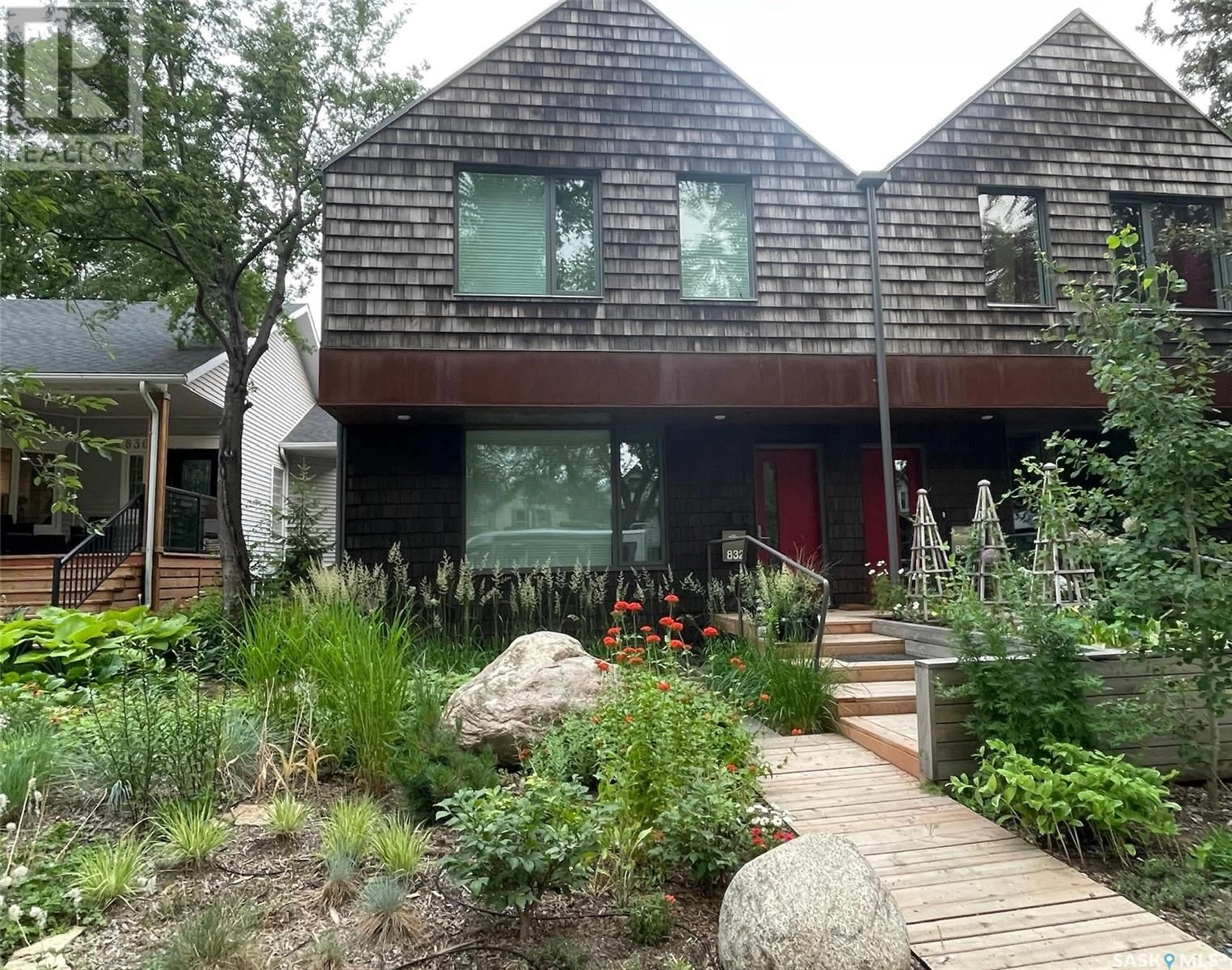 Home with brick exterior material, street for 832 MAIN STREET E, Saskatoon Saskatchewan S7H0K3