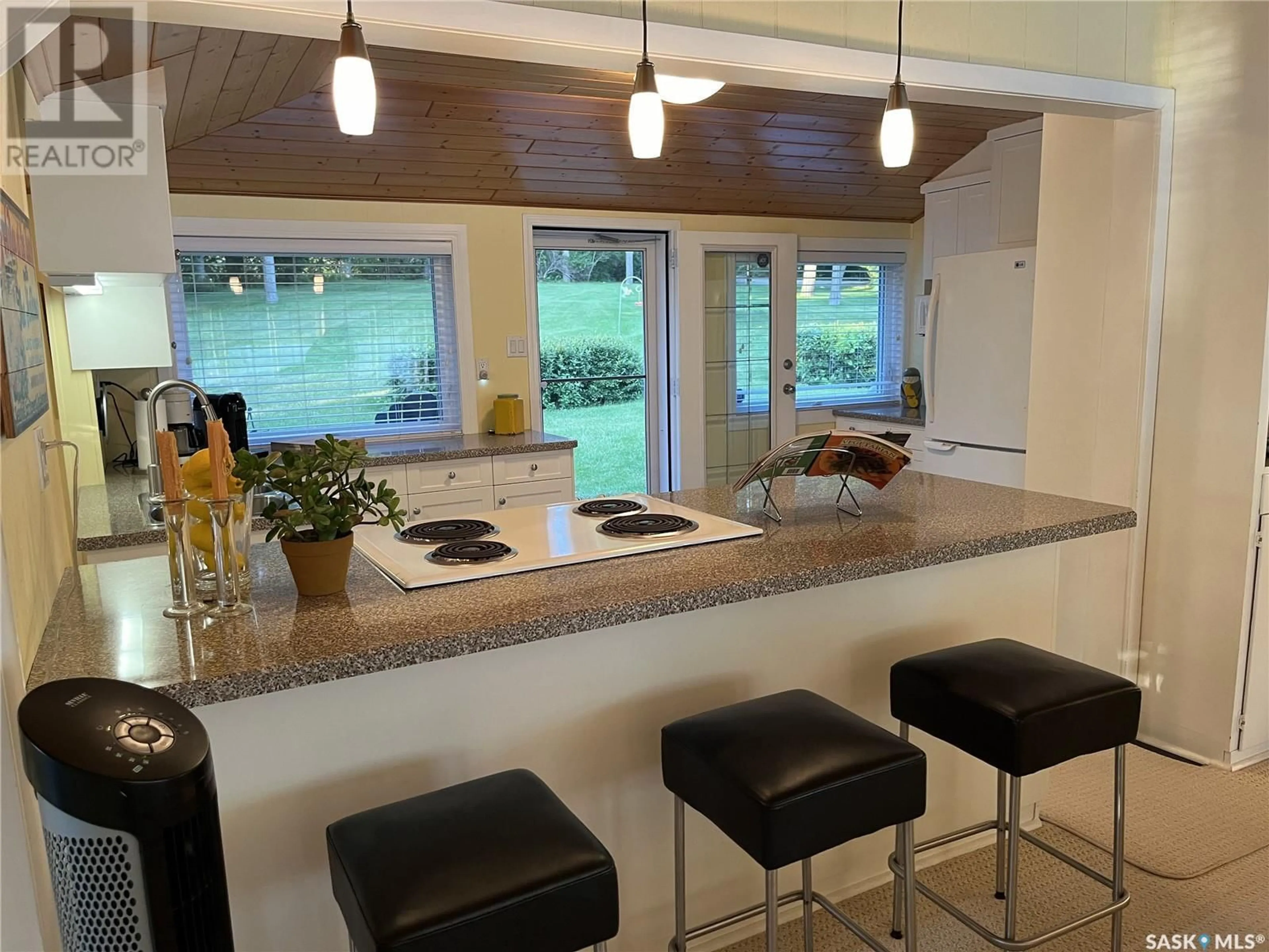 Contemporary kitchen, unknown for 290 S KATEPWA DRIVE, Katepwa Beach Saskatchewan S0G2K0