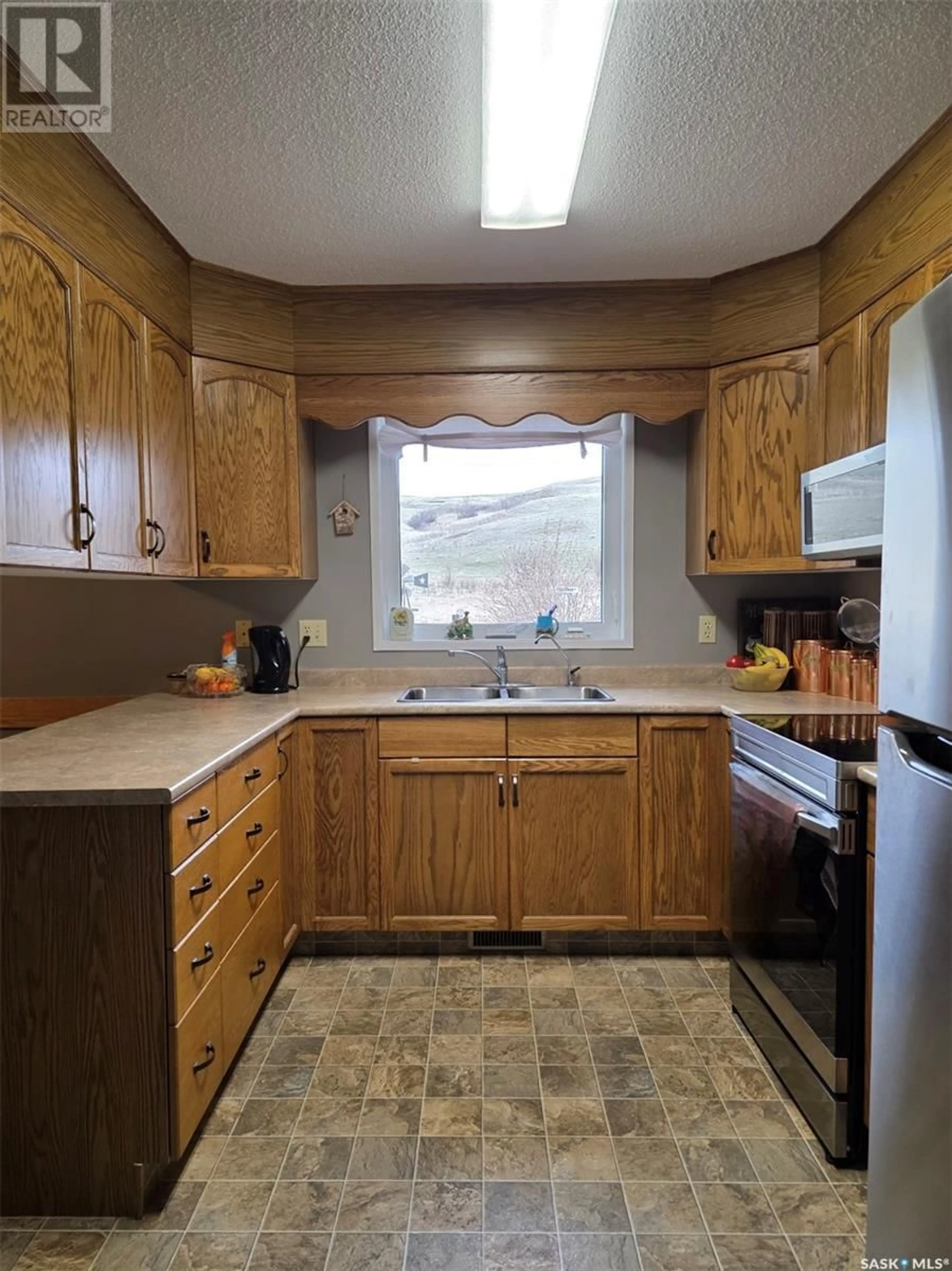 Standard kitchen, unknown for Carefree Park - 1 FISHERMAN'S DRIVE, Bone Creek Rm No. 108 Saskatchewan S0N2M0