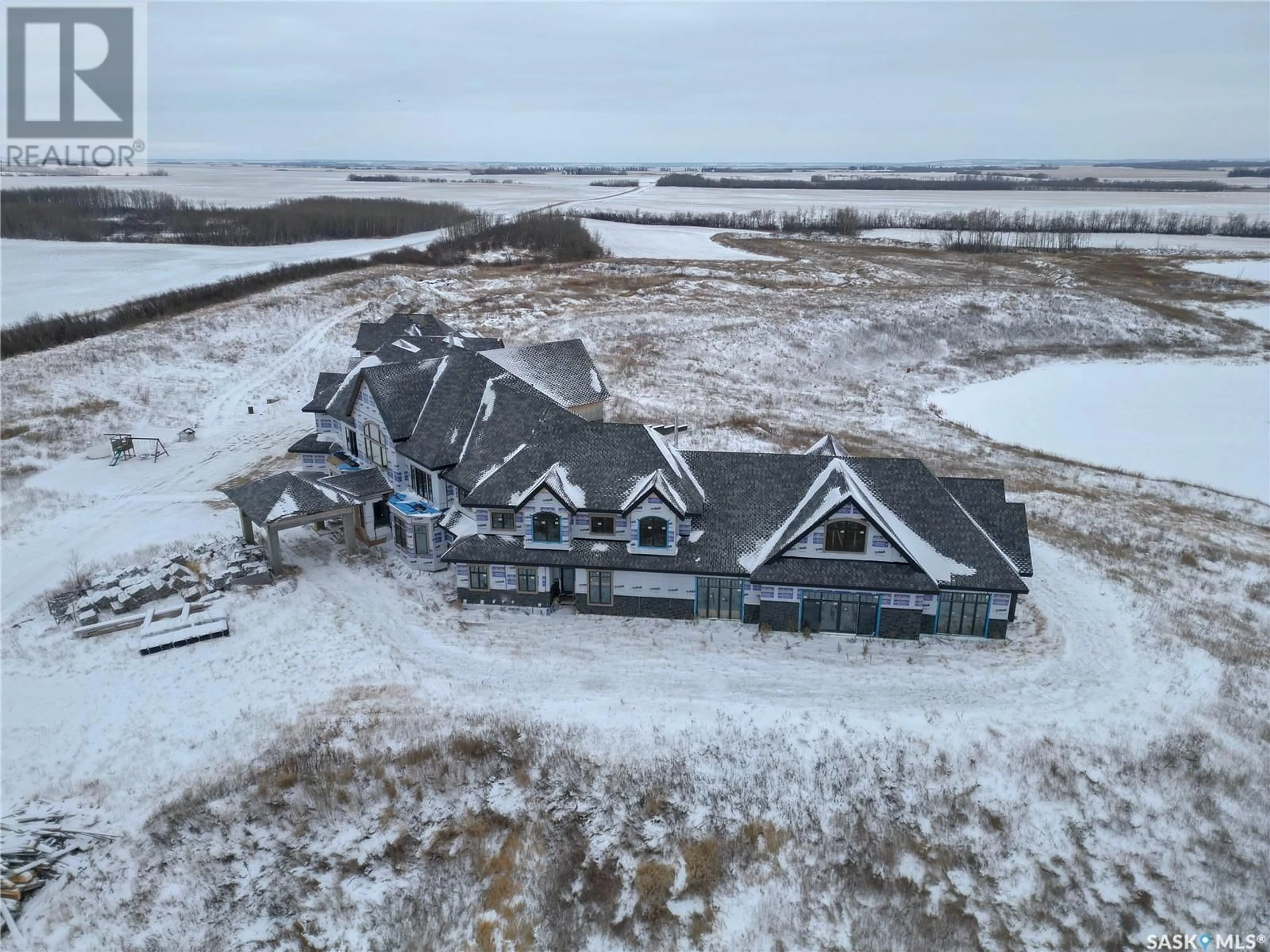 A pic from outside/outdoor area/front of a property/back of a property/a pic from drone, unknown for WELDON MANSION, Invergordon Rm No. 430 Saskatchewan S0K1A0