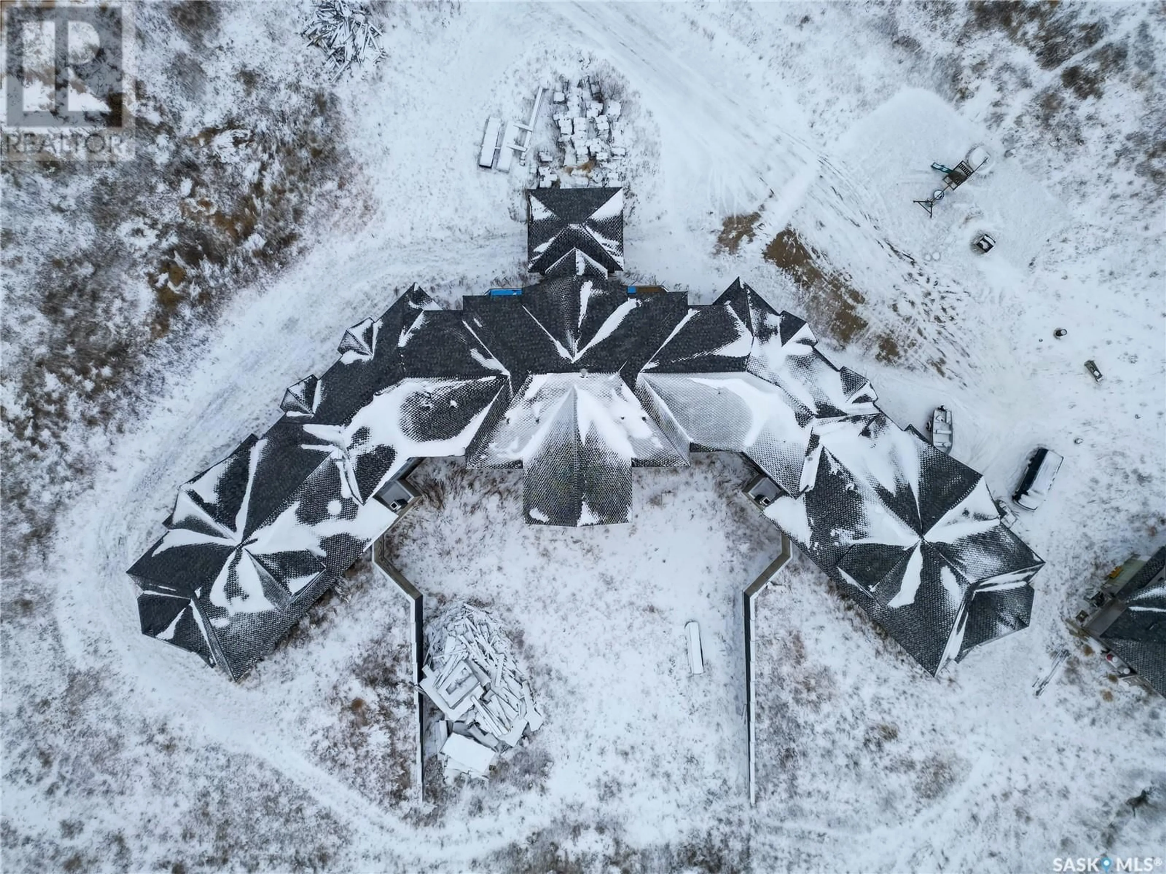 A pic from outside/outdoor area/front of a property/back of a property/a pic from drone, building for WELDON MANSION, Invergordon Rm No. 430 Saskatchewan S0K1A0