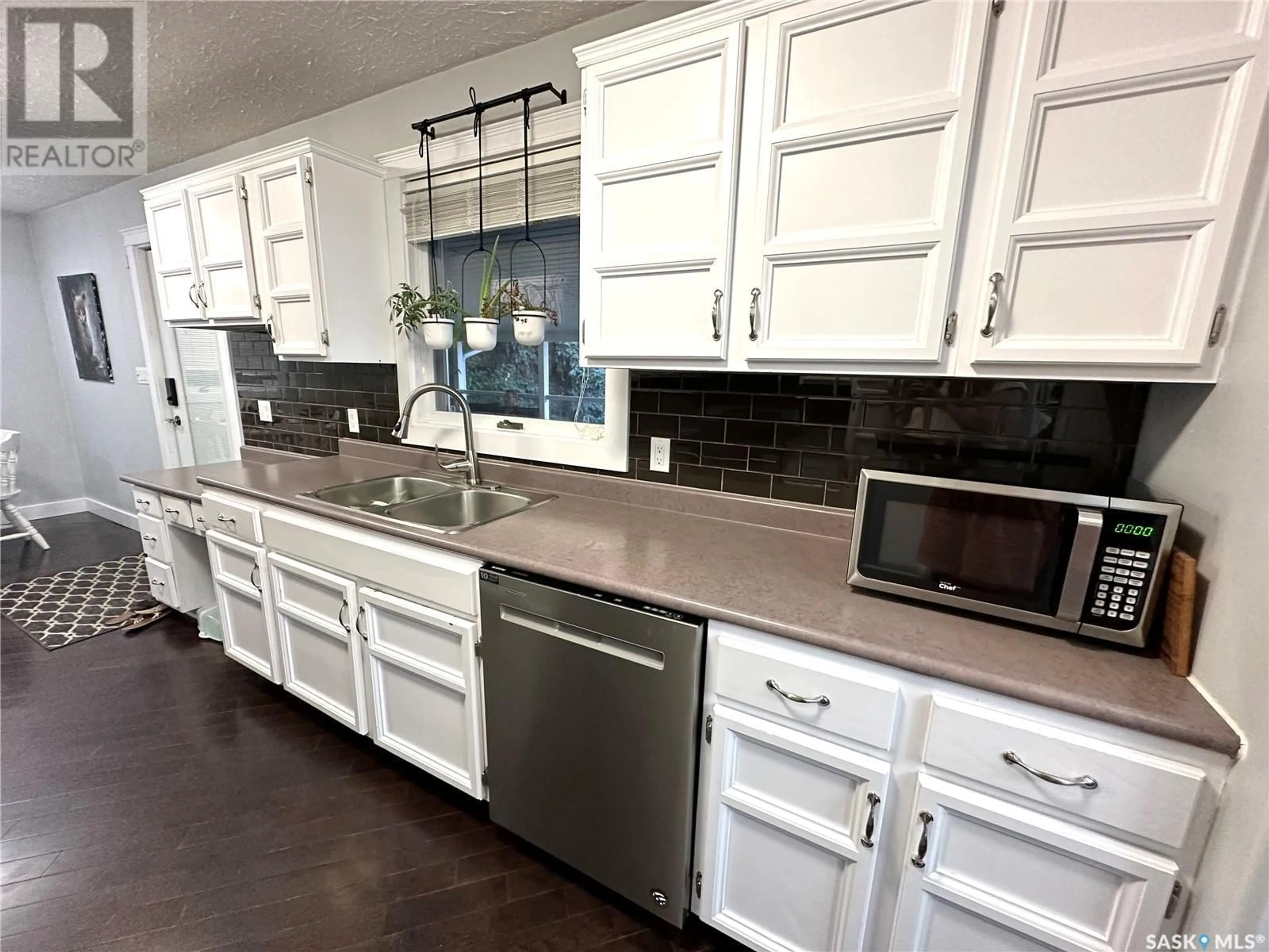 Open concept kitchen, ceramic/tile floor for 61 RIVERBEND CRESCENT, Battleford Saskatchewan S0M0E0