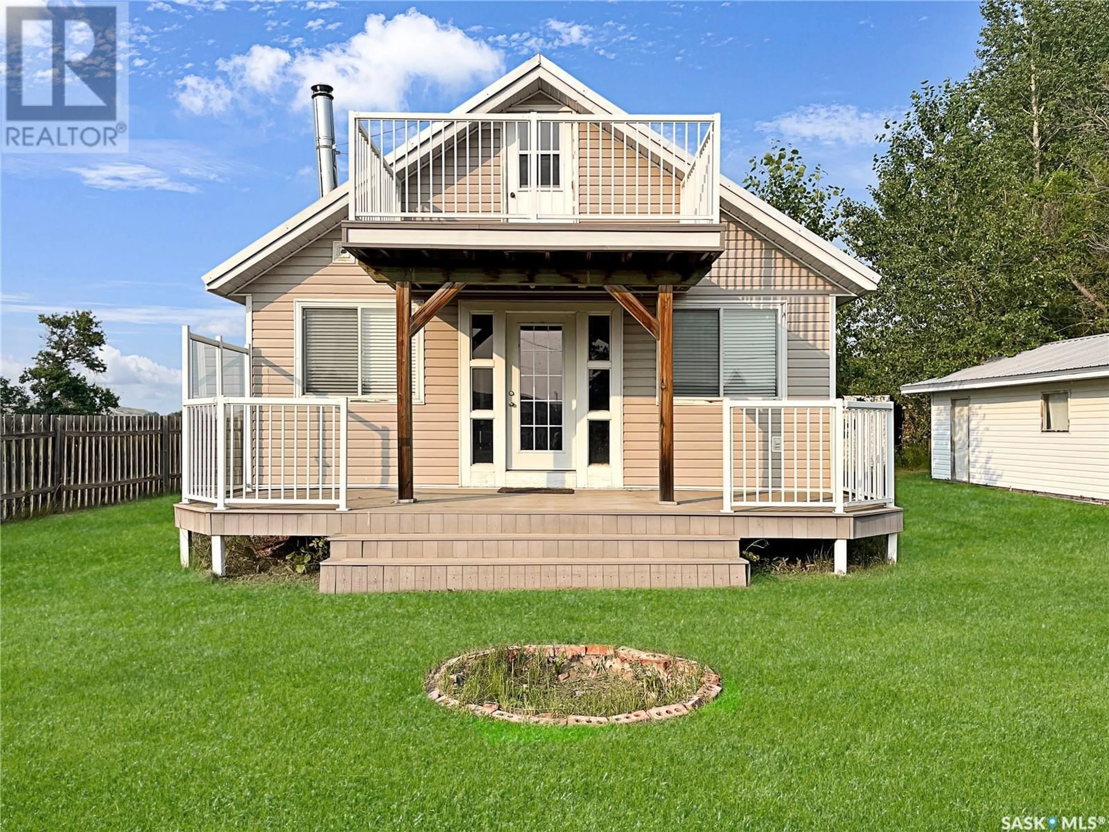 Home with vinyl exterior material, building for 201 & 202 ELIM DRIVE, Lac Pelletier Saskatchewan S0N2Y0