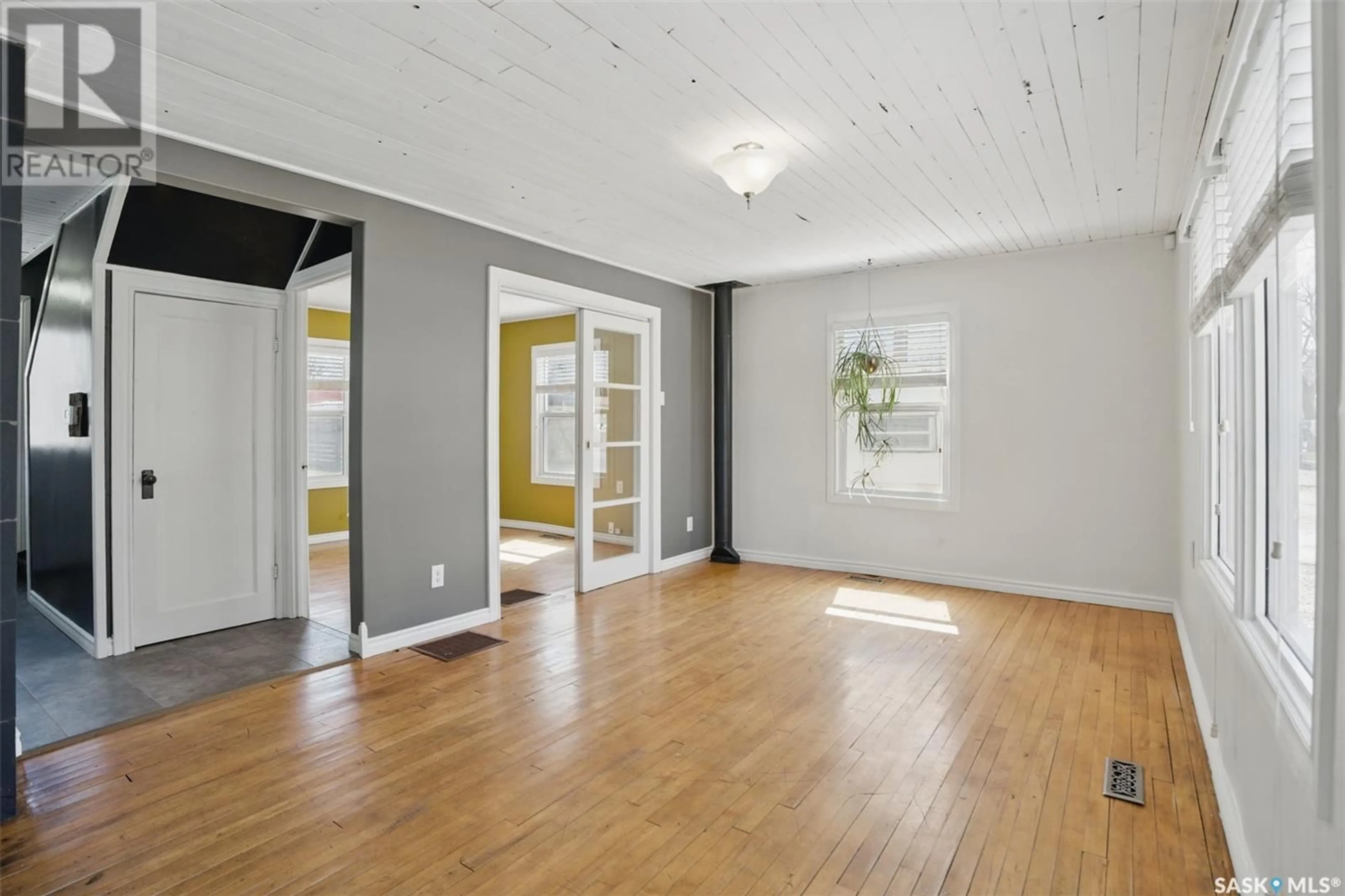 Unknown for 1212 F AVENUE, Saskatoon Saskatchewan S7L1X3