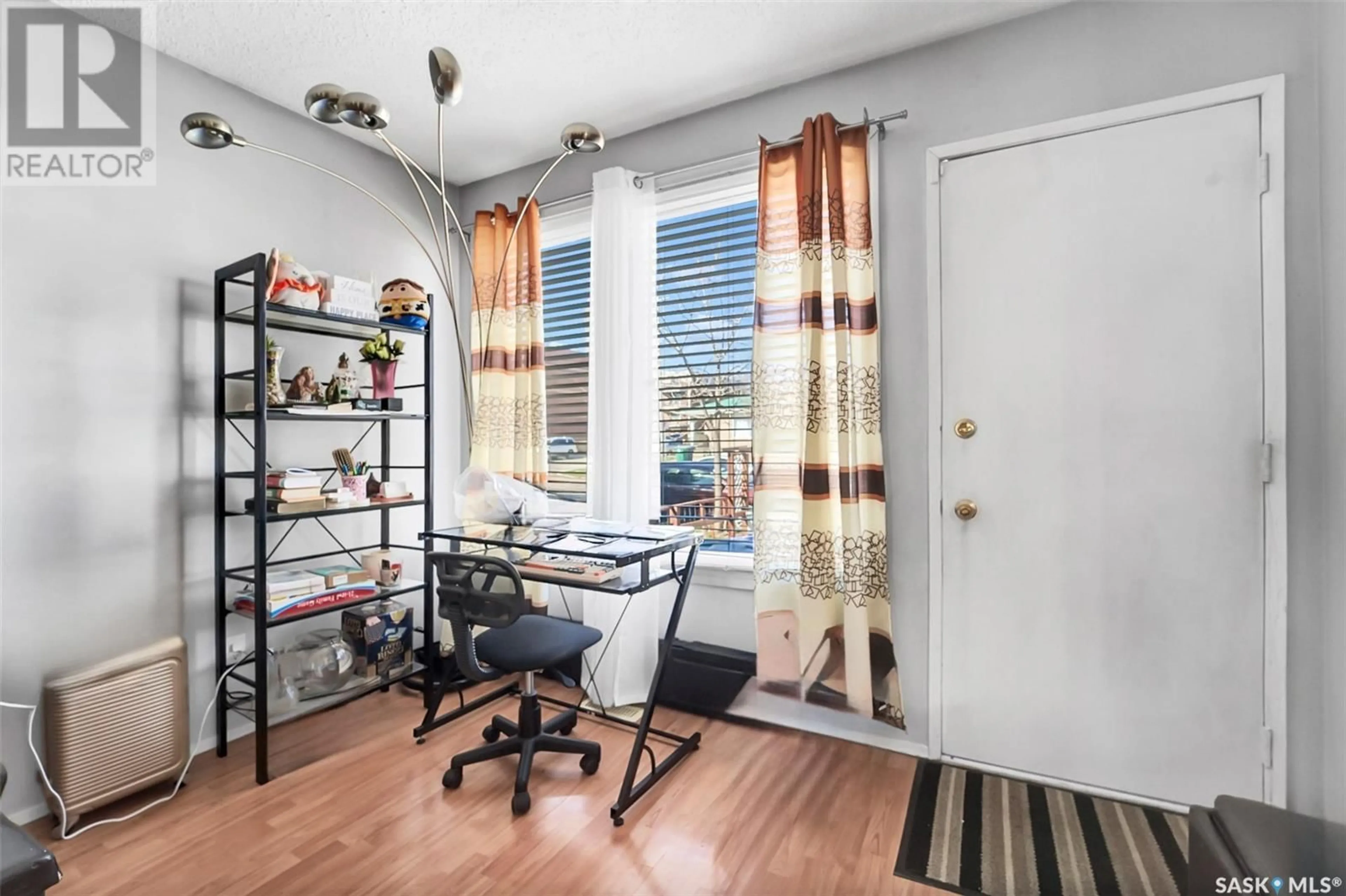 A pic of a room for 132 M AVENUE, Saskatoon Saskatchewan S7M2K2