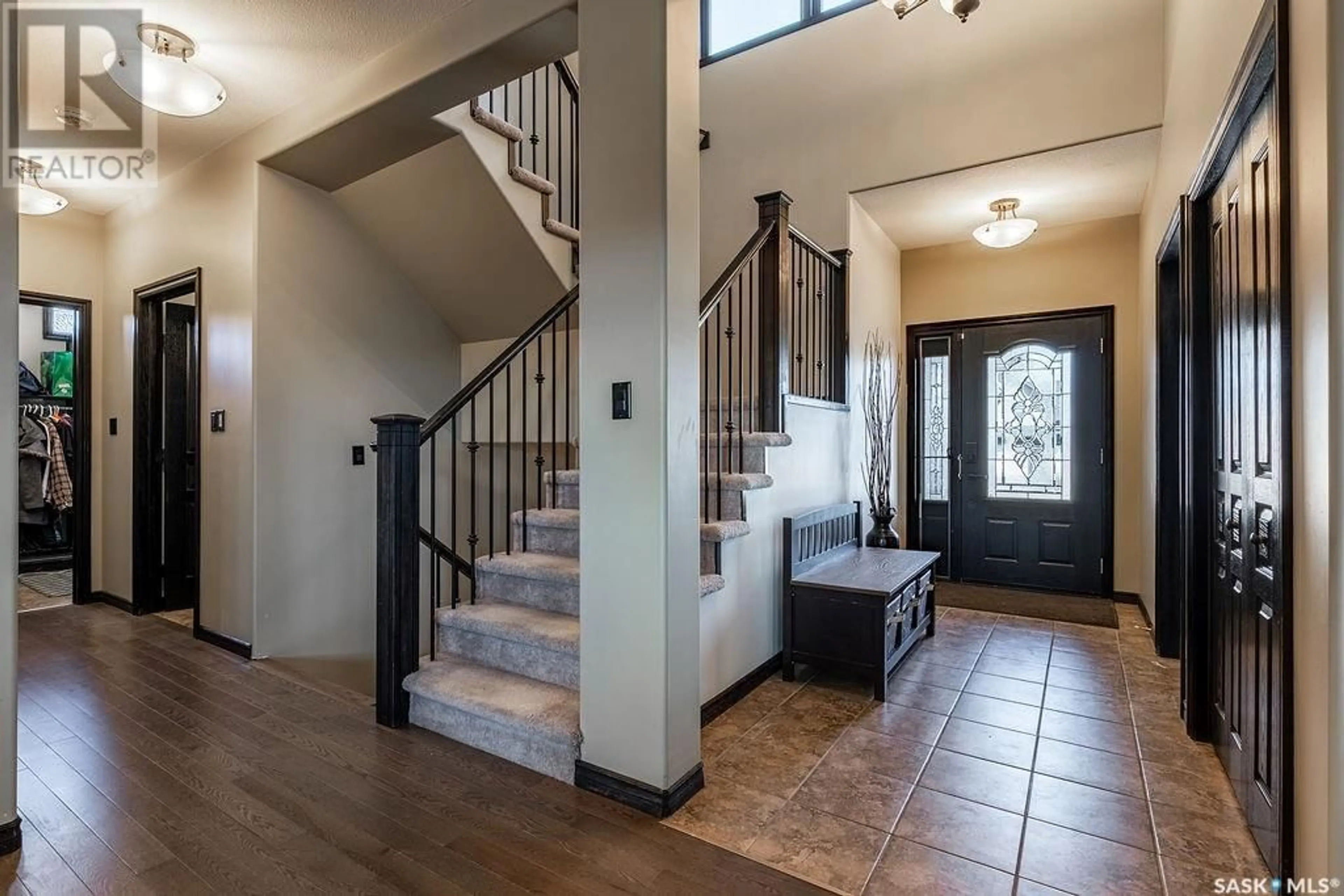 Indoor entryway for 330 GREENFIELD TERRACE, Saskatoon Saskatchewan S7R0B7