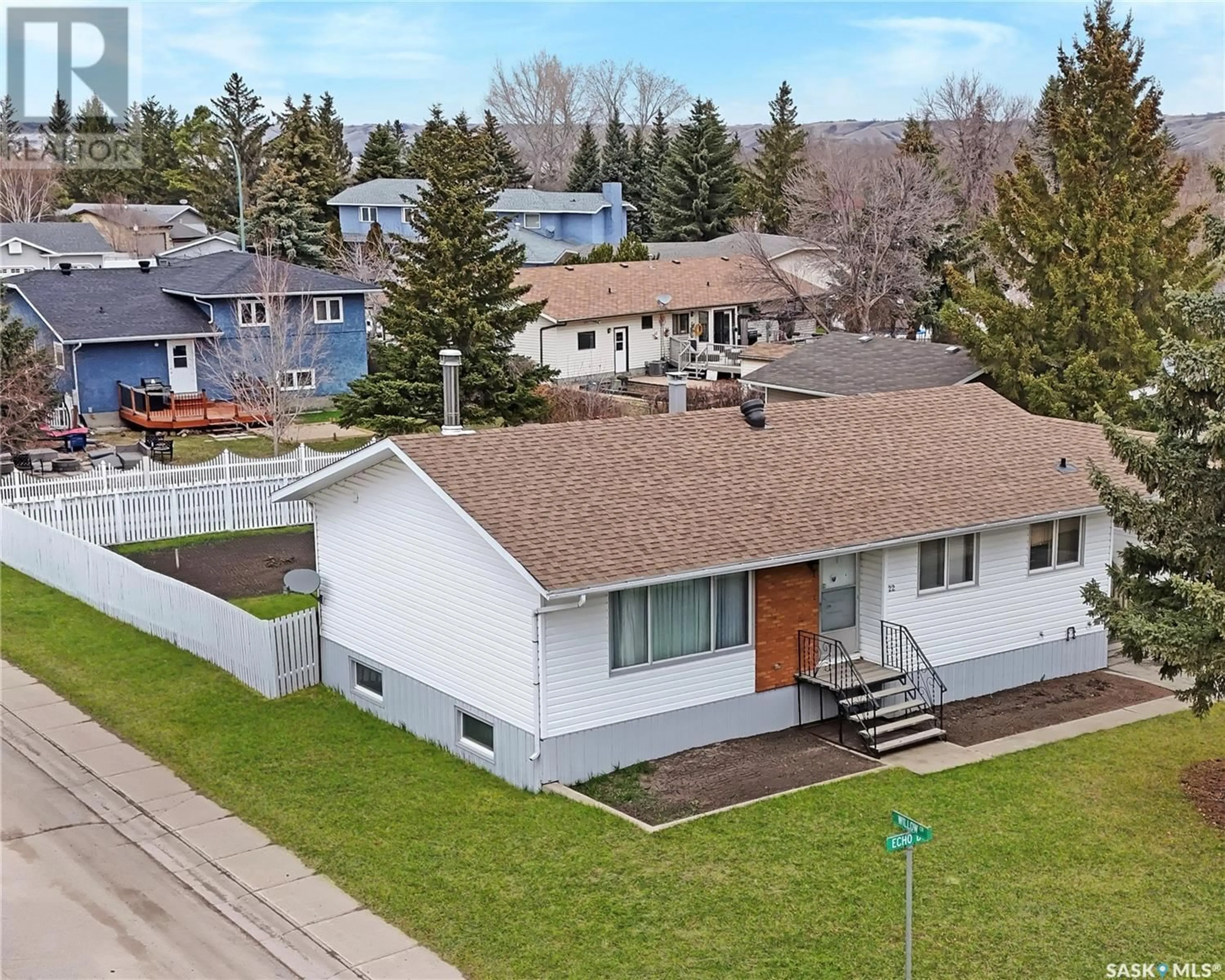 A pic from outside/outdoor area/front of a property/back of a property/a pic from drone, street for 22 ECHO DRIVE, Fort Qu'Appelle Saskatchewan S0G1S0